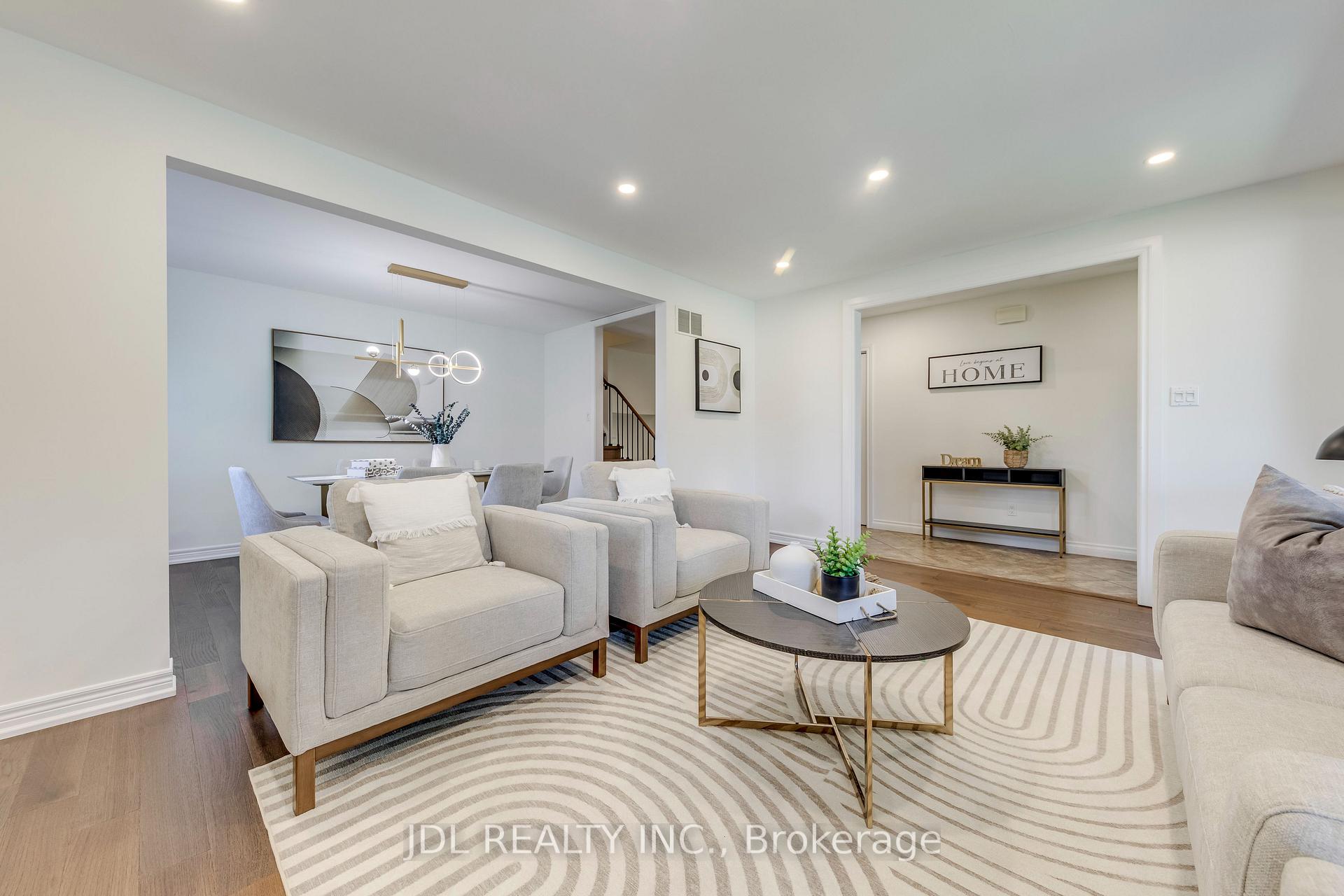 Photo 9 of 323 Warminster Drive S, Oakville, West — HOMEH