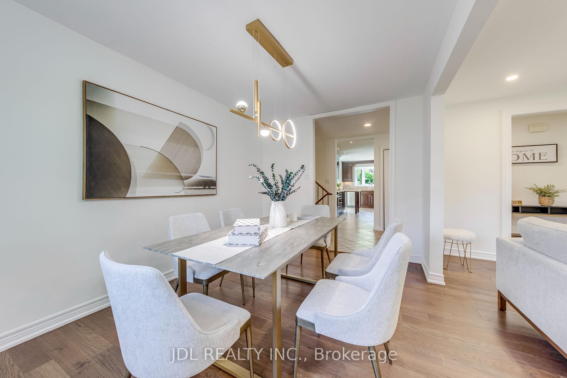 Photo 14 of 323 Warminster Drive S, Oakville, West — HOMEH