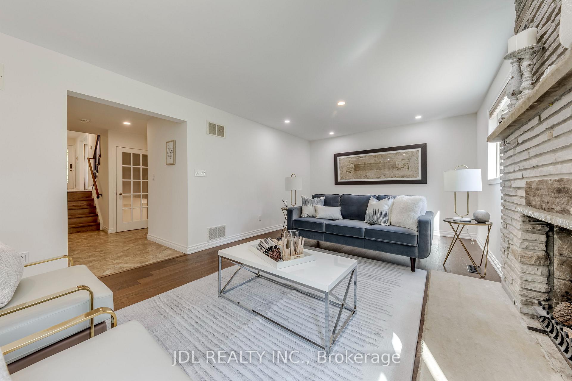 Photo 26 of 323 Warminster Drive S, Oakville, West — HOMEH