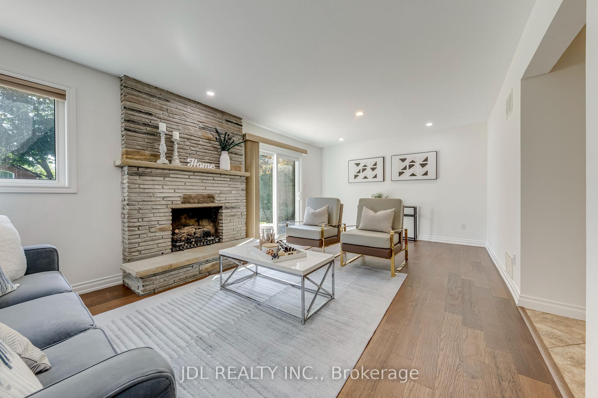 Photo 27 of 323 Warminster Drive S, Oakville, West — HOMEH