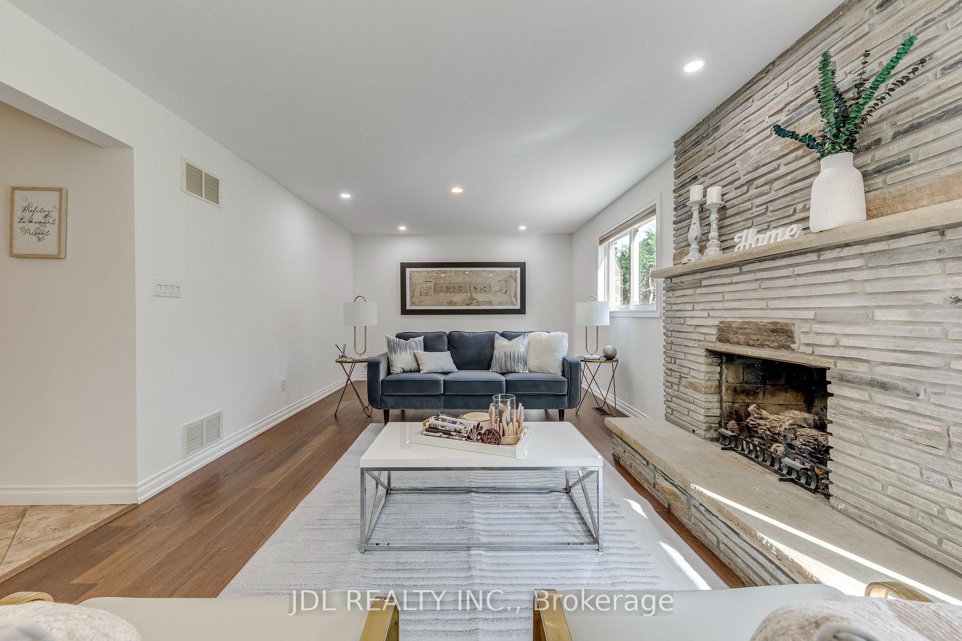 Photo 28 of 323 Warminster Drive S, Oakville, West — HOMEH