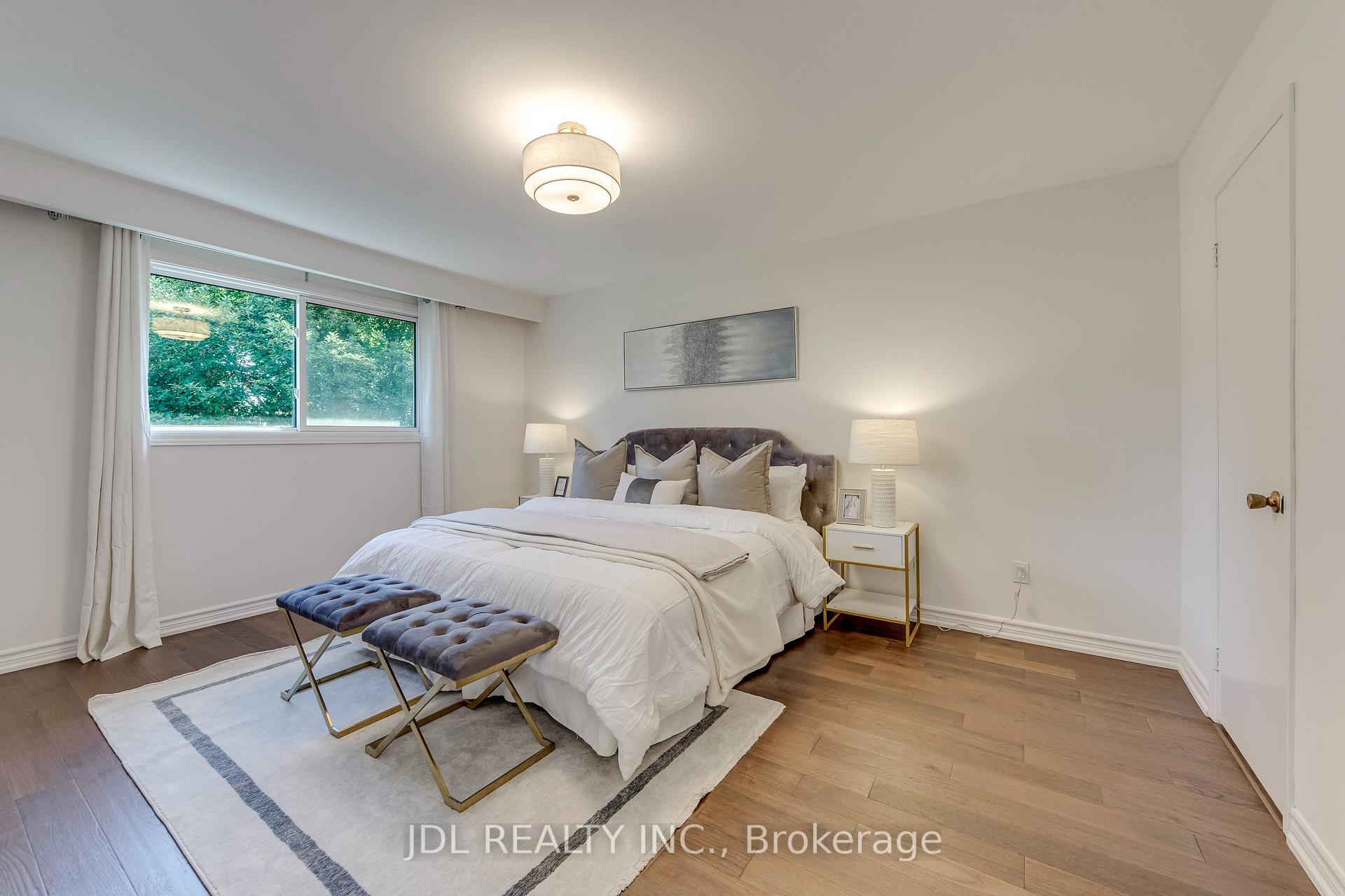 Photo 30 of 323 Warminster Drive S, Oakville, West — HOMEH