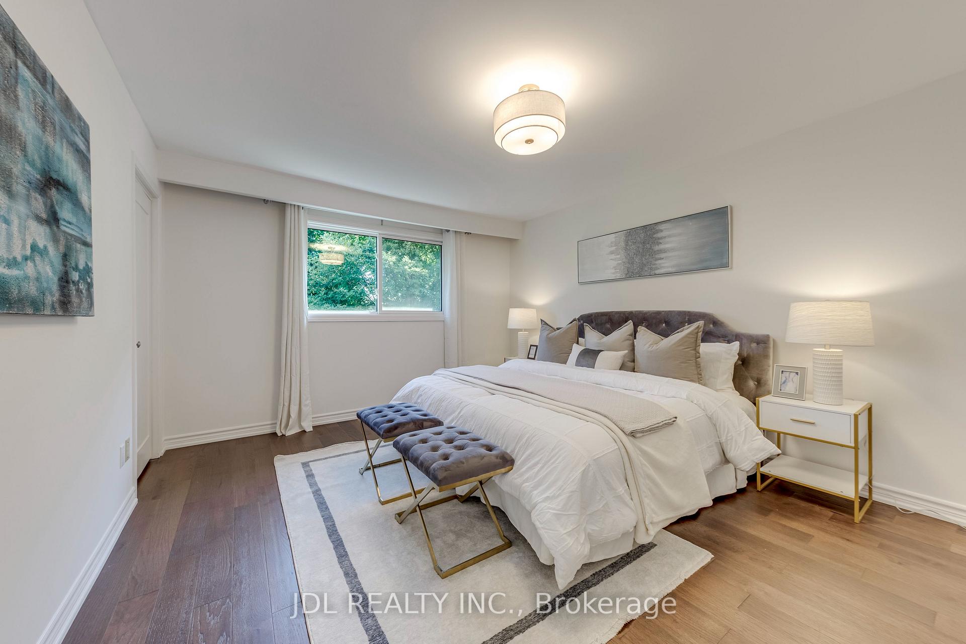Photo 31 of 323 Warminster Drive S, Oakville, West — HOMEH
