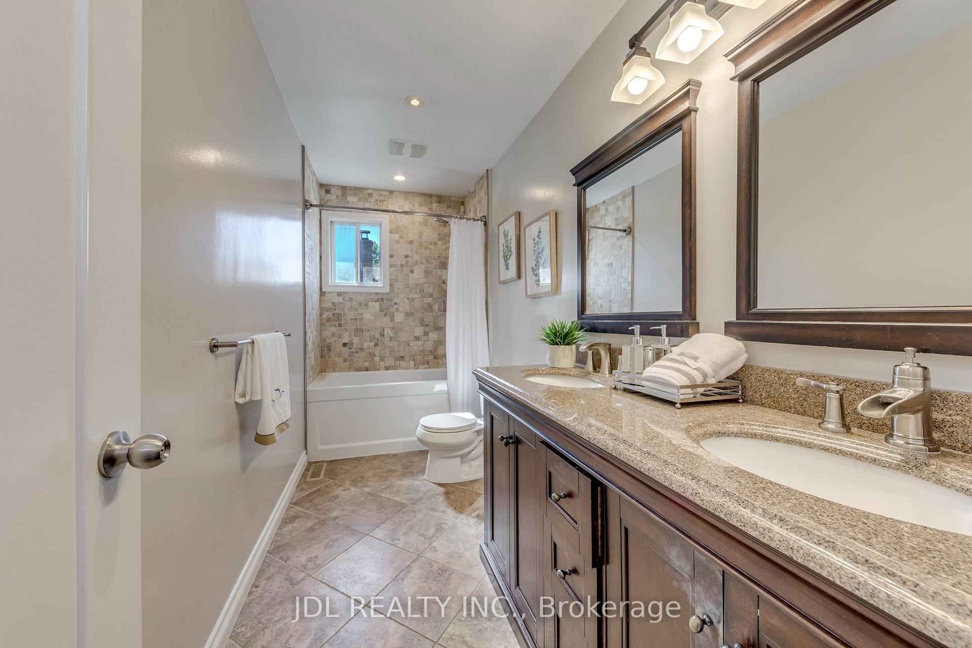 Photo 36 of 323 Warminster Drive S, Oakville, West — HOMEH