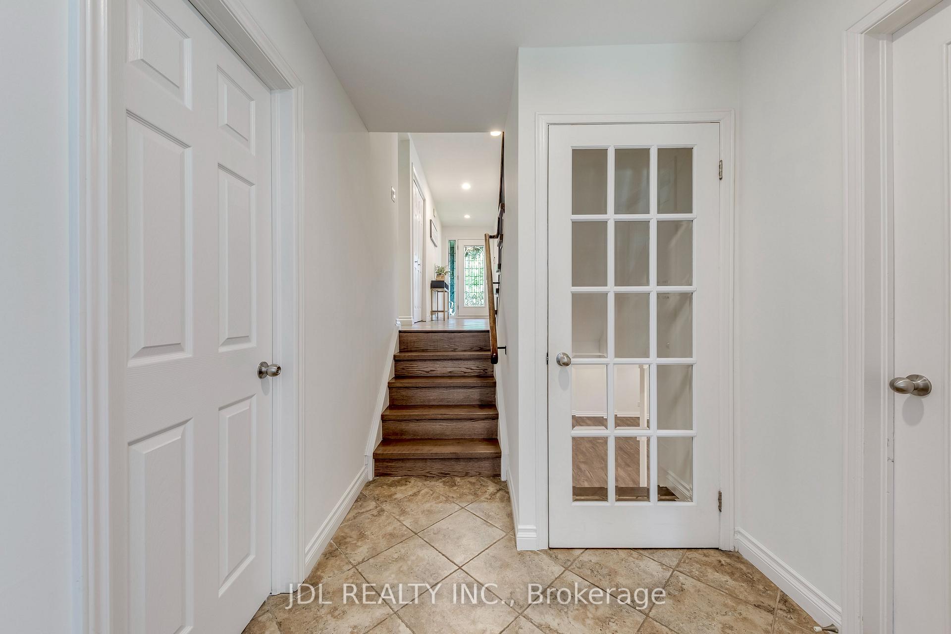 Photo 41 of 323 Warminster Drive S, Oakville, West — HOMEH