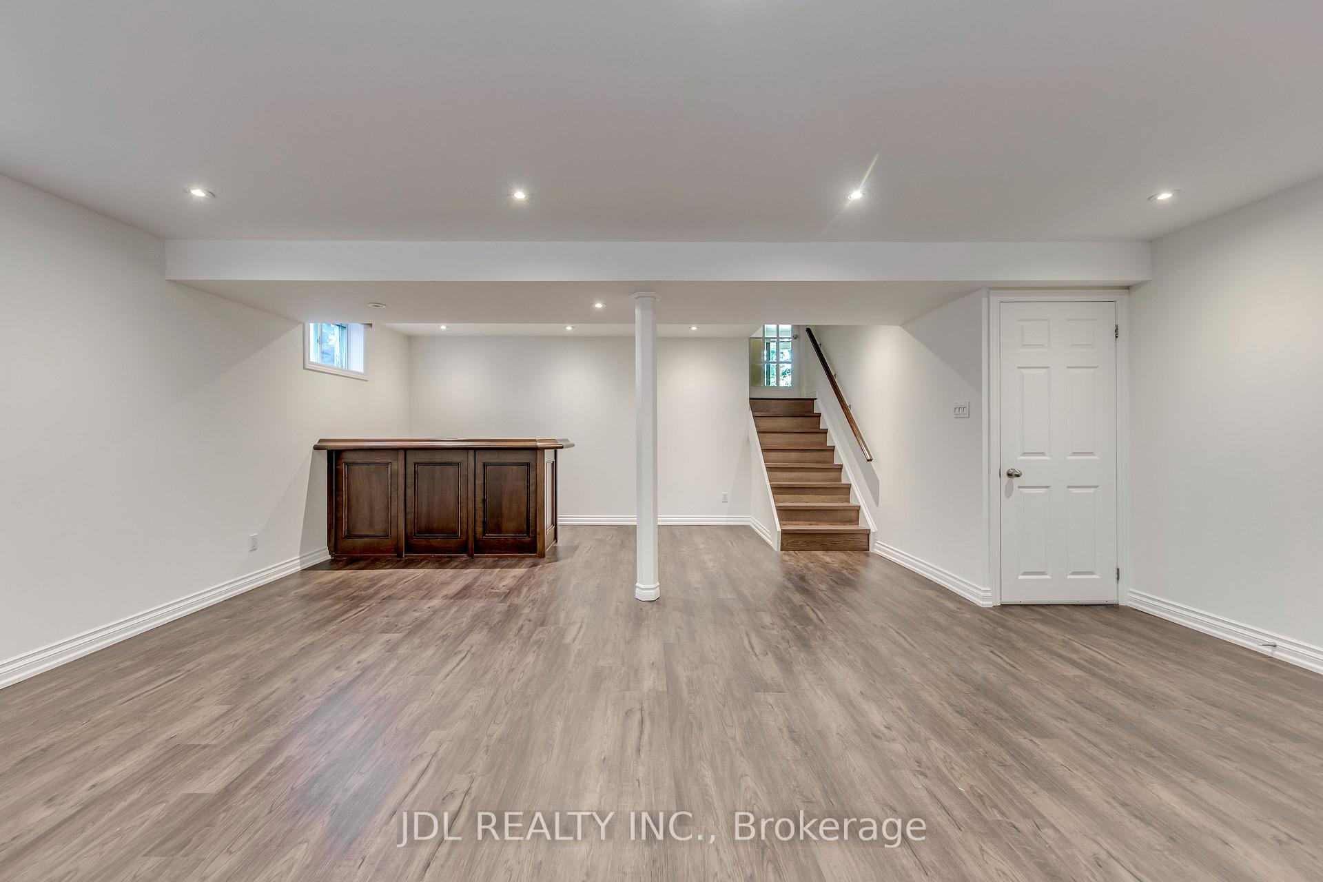 Photo 42 of 323 Warminster Drive S, Oakville, West — HOMEH