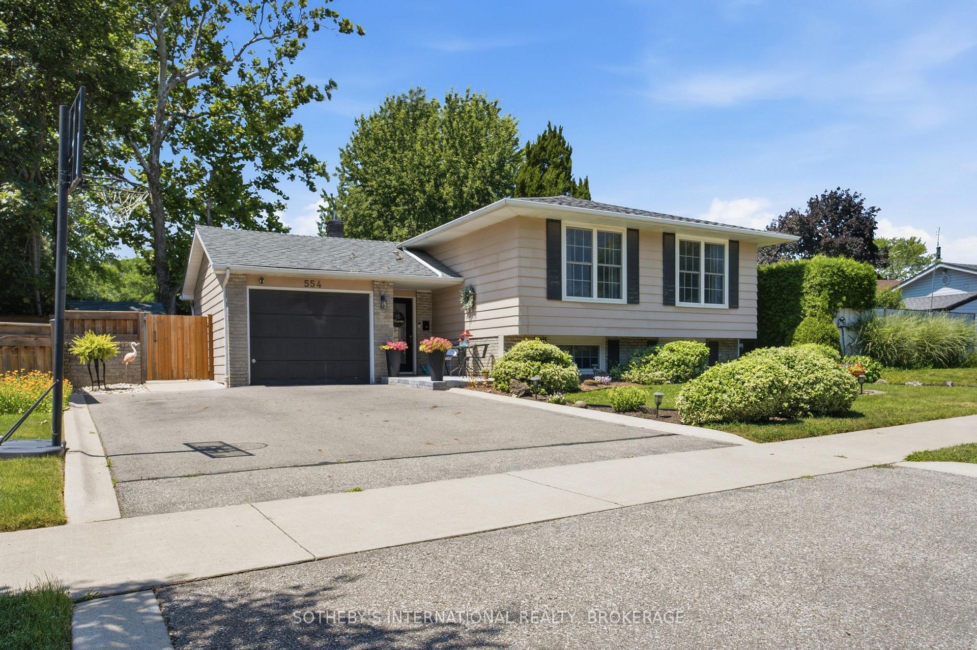 Photo 1 of 554 Chamberlain Road, Burlington, Appleby — HOMEH