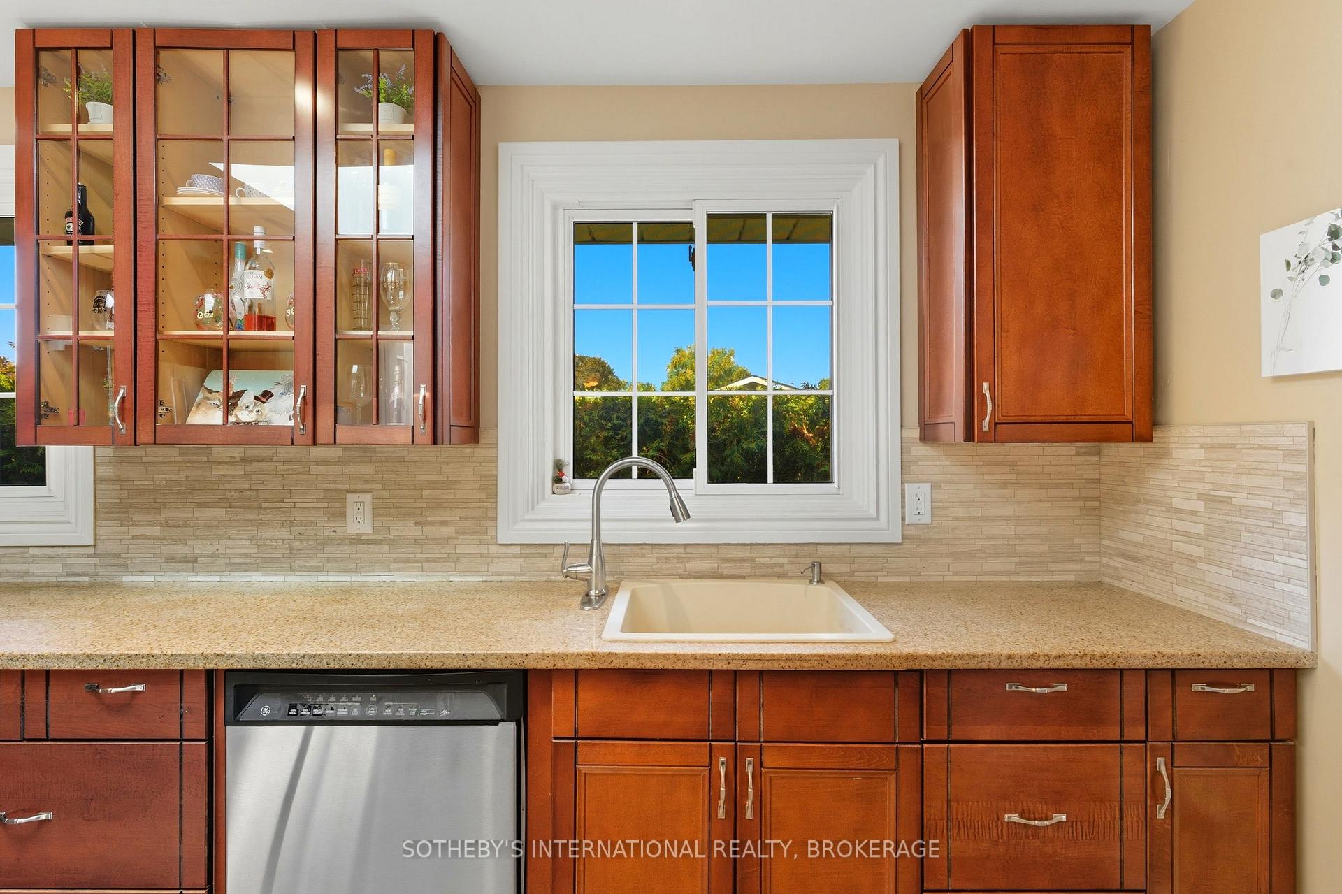 Photo 23 of 554 Chamberlain Road, Burlington, Appleby — HOMEH