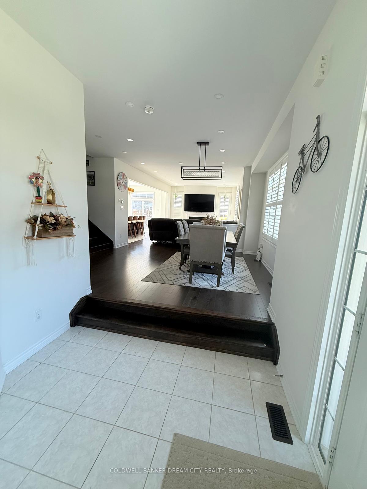 Photo 5 of 8 Moriarity Drive, Brant, Paris — HOMEH