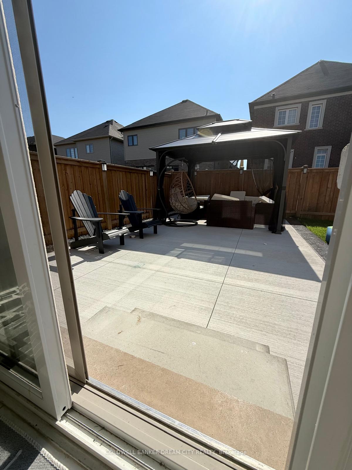 Photo 15 of 8 Moriarity Drive, Brant, Paris — HOMEH