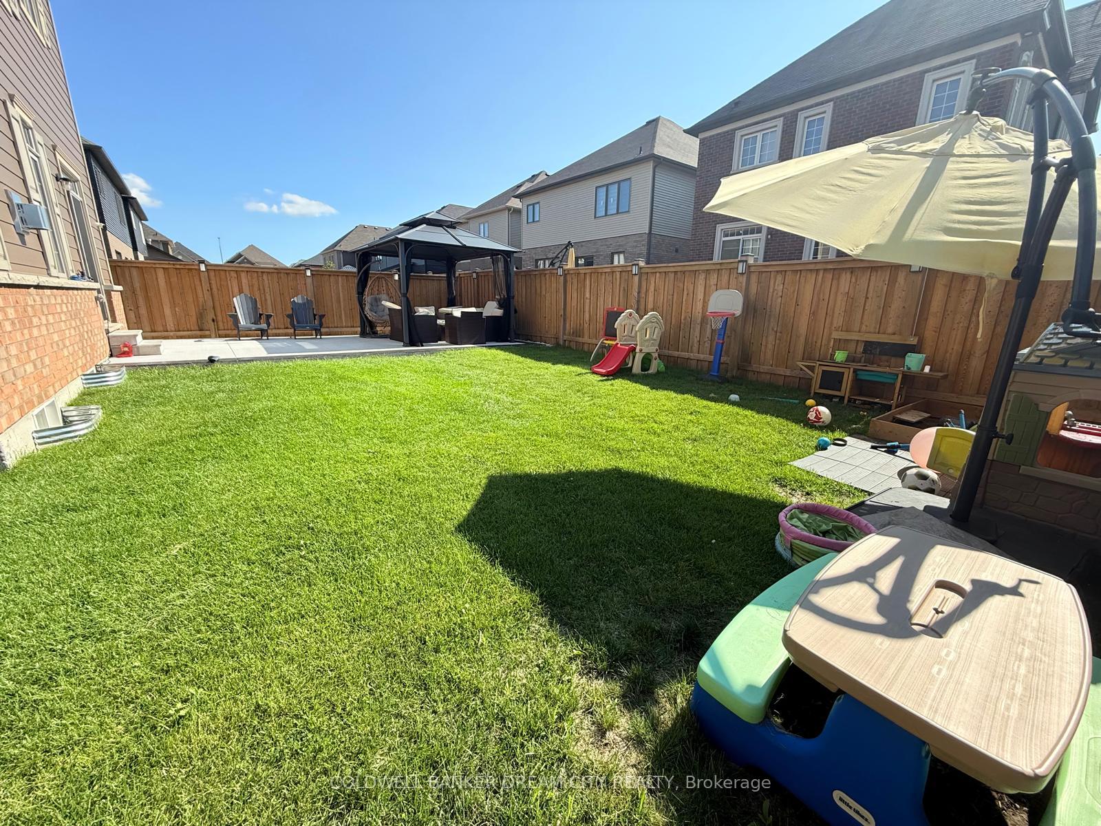 Photo 16 of 8 Moriarity Drive, Brant, Paris — HOMEH