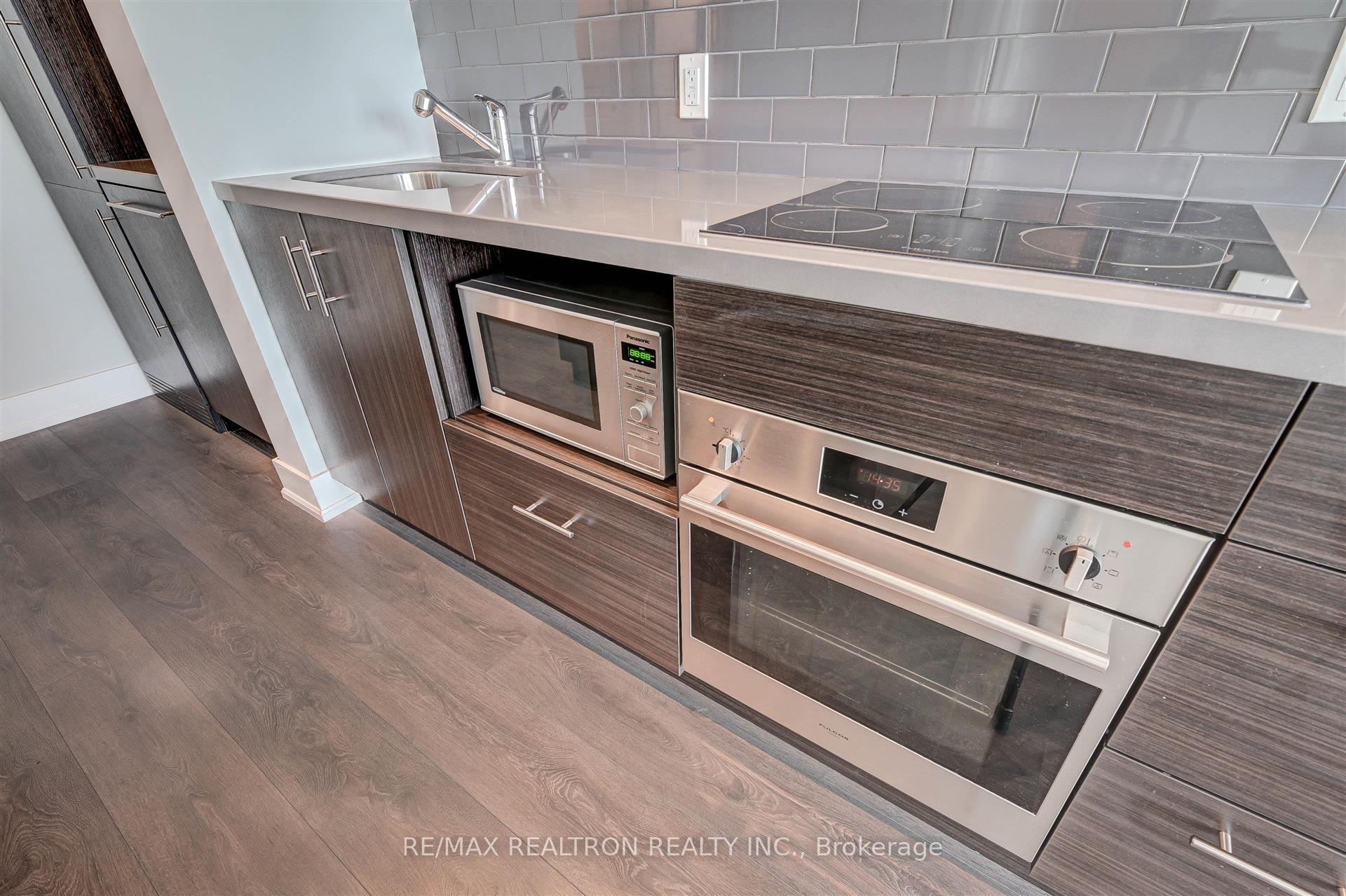 Photo 11 of Unit 809, 180 Enterprise Boulevard, Markham, Unionville — HOMEH
