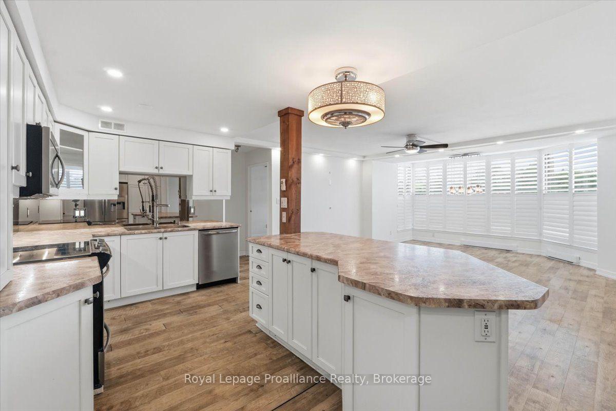 Photo 3 of Unit 504, 350 Front Street, Belleville, Belleville Ward — HOMEH