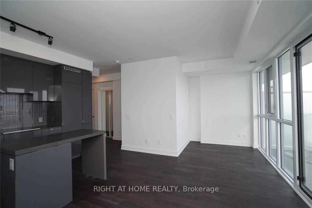 Photo 3 of Unit 1207, 7 Grenville Street, Toronto, Bay Street Corridor — HOMEH