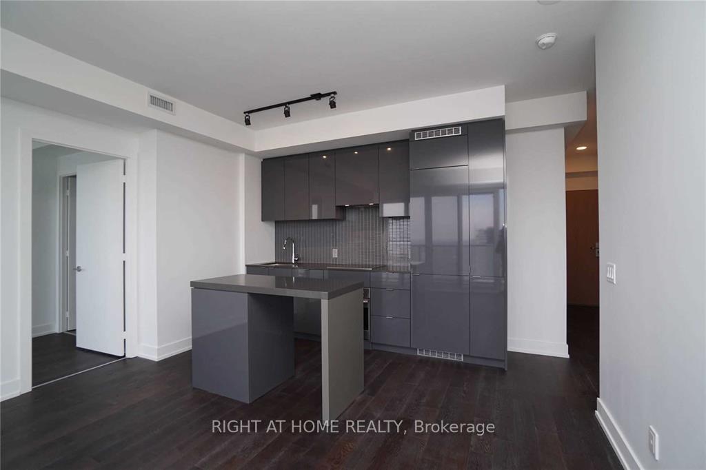 Photo 4 of Unit 1207, 7 Grenville Street, Toronto, Bay Street Corridor — HOMEH