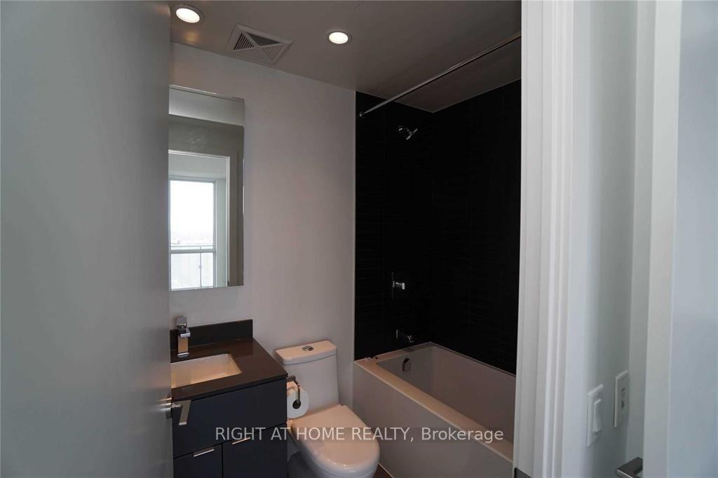 Photo 5 of Unit 1207, 7 Grenville Street, Toronto, Bay Street Corridor — HOMEH
