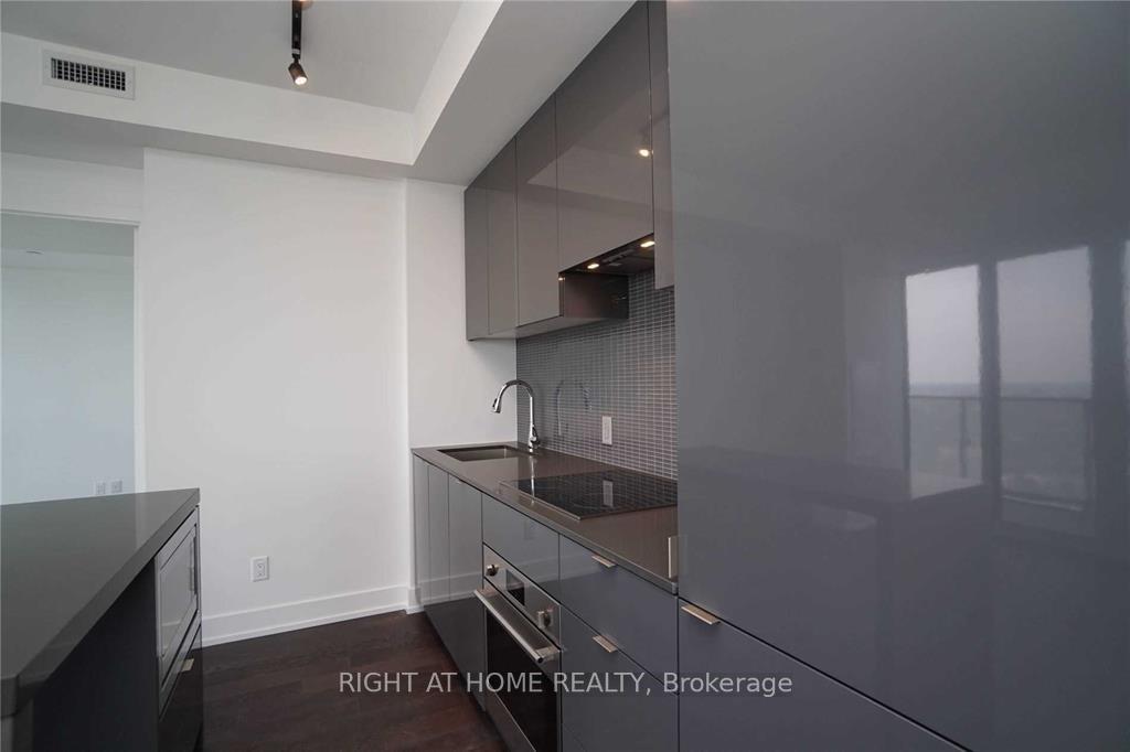 Photo 7 of Unit 1207, 7 Grenville Street, Toronto, Bay Street Corridor — HOMEH