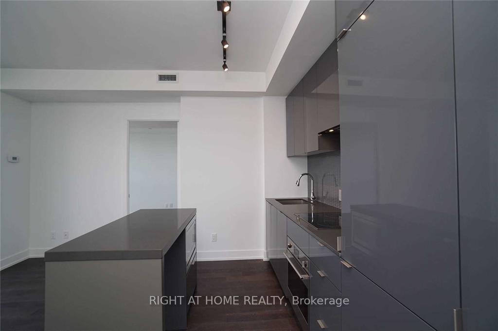 Photo 8 of Unit 1207, 7 Grenville Street, Toronto, Bay Street Corridor — HOMEH