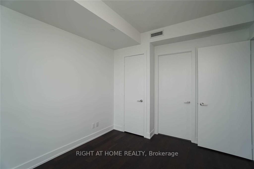 Photo 9 of Unit 1207, 7 Grenville Street, Toronto, Bay Street Corridor — HOMEH
