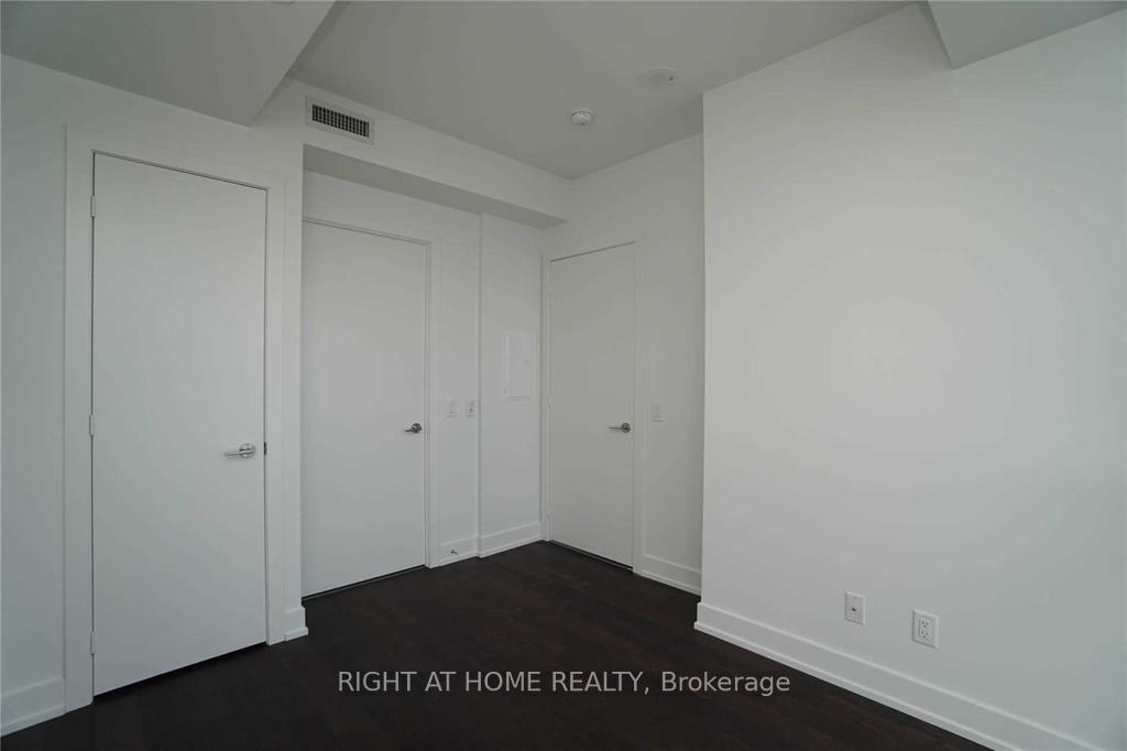 Photo 10 of Unit 1207, 7 Grenville Street, Toronto, Bay Street Corridor — HOMEH