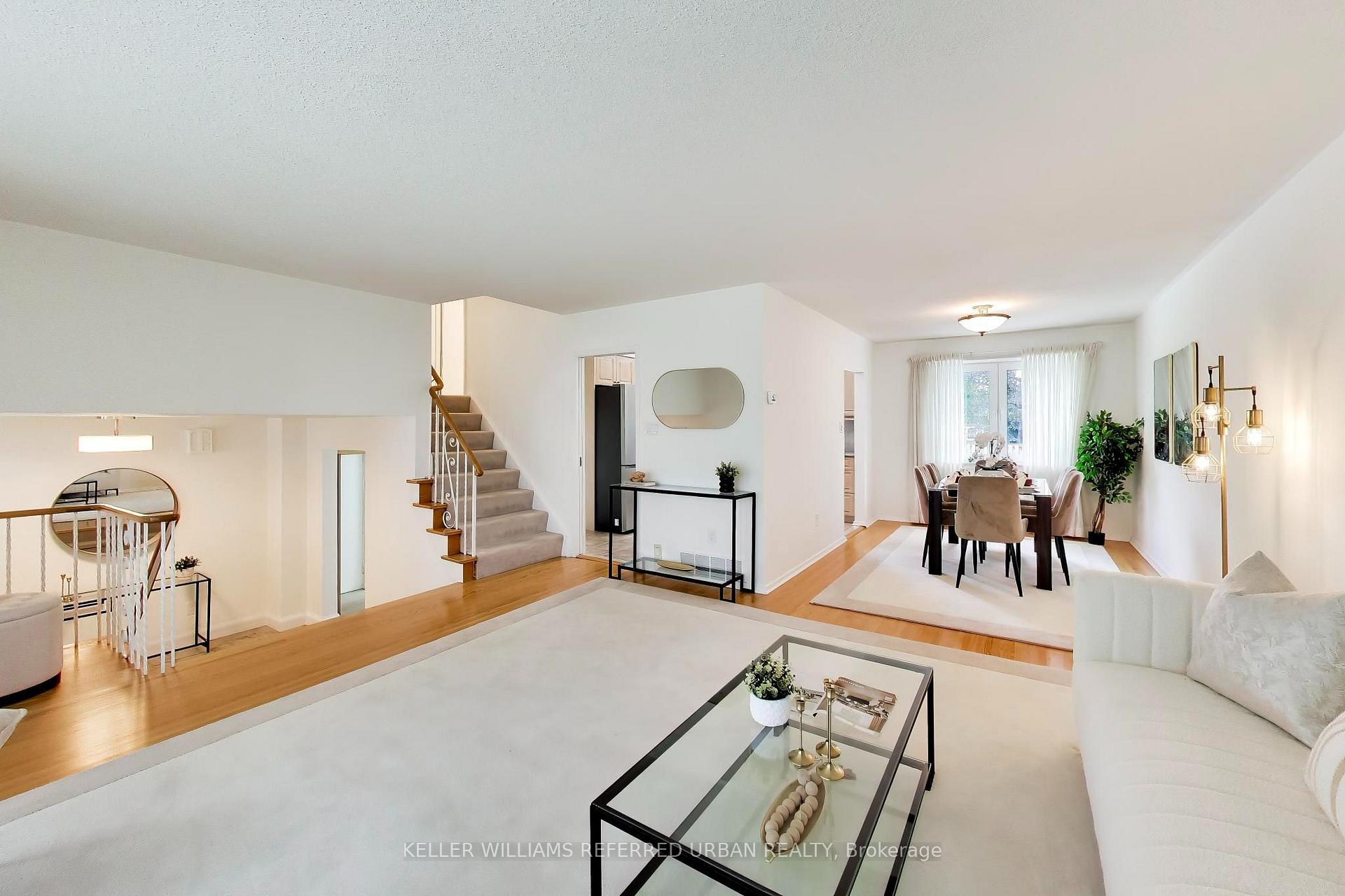 Photo 5 of 22 Crossbow Crescent, North York, Pleasant View — HOMEH
