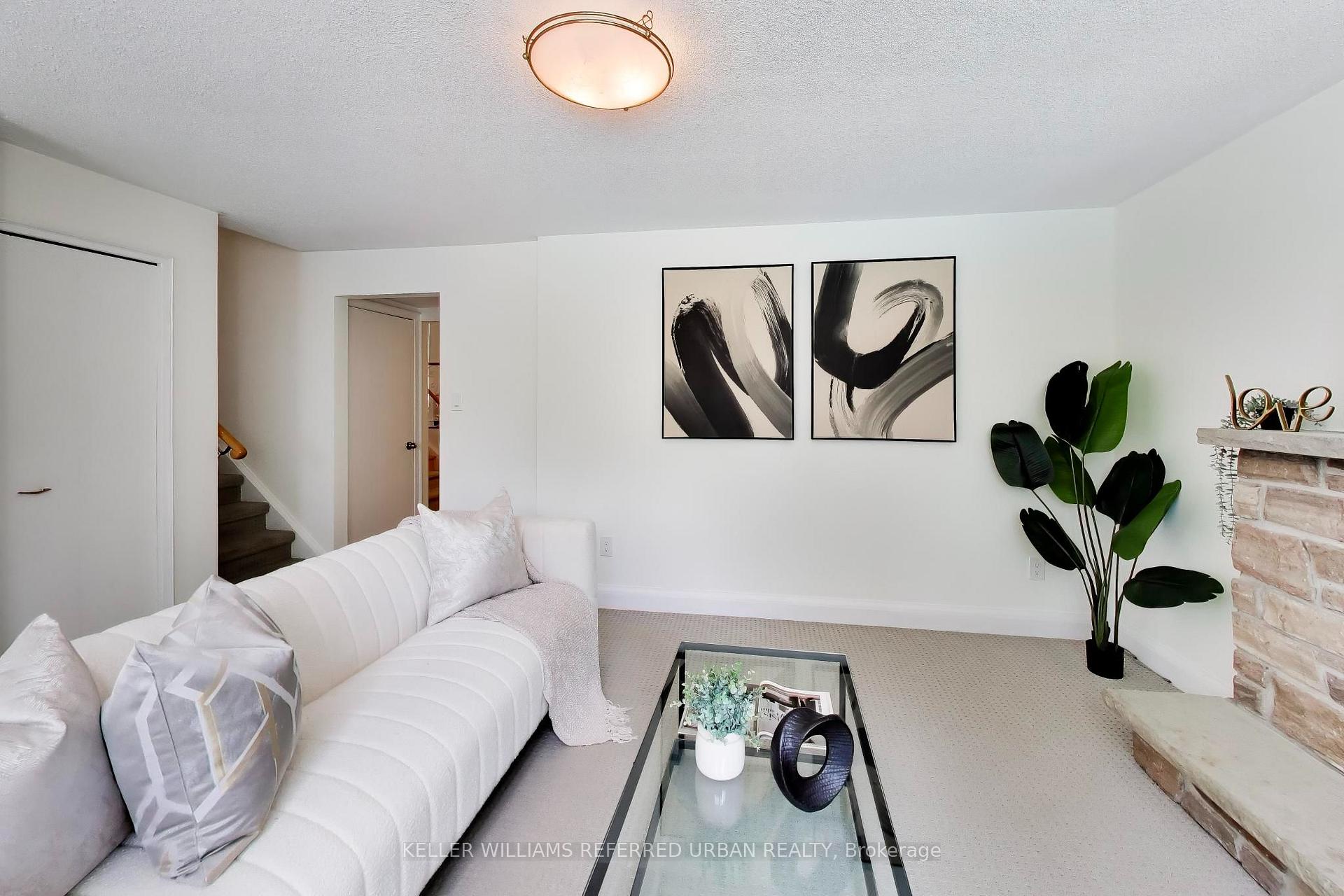 Photo 12 of 22 Crossbow Crescent, North York, Pleasant View — HOMEH