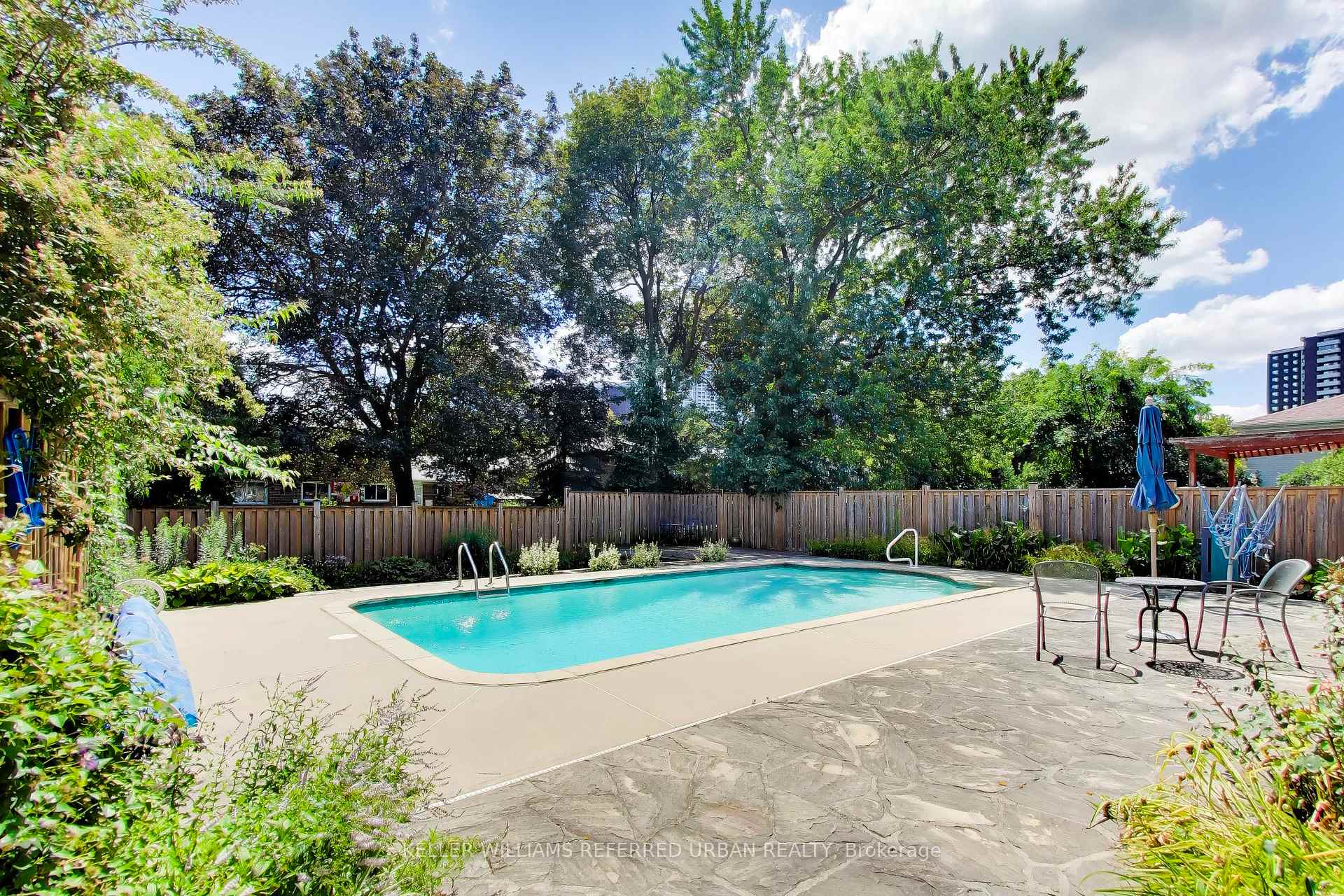 Photo 15 of 22 Crossbow Crescent, North York, Pleasant View — HOMEH