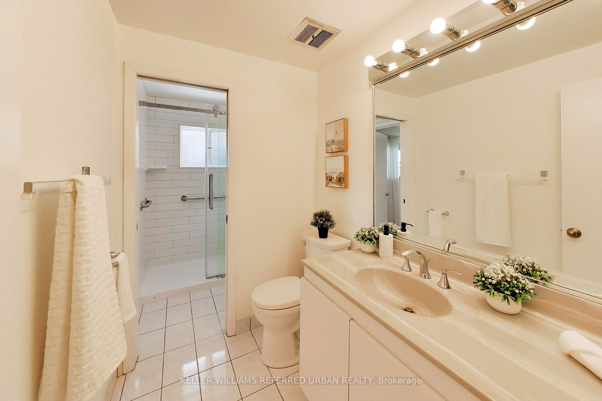 Photo 25 of 22 Crossbow Crescent, North York, Pleasant View — HOMEH