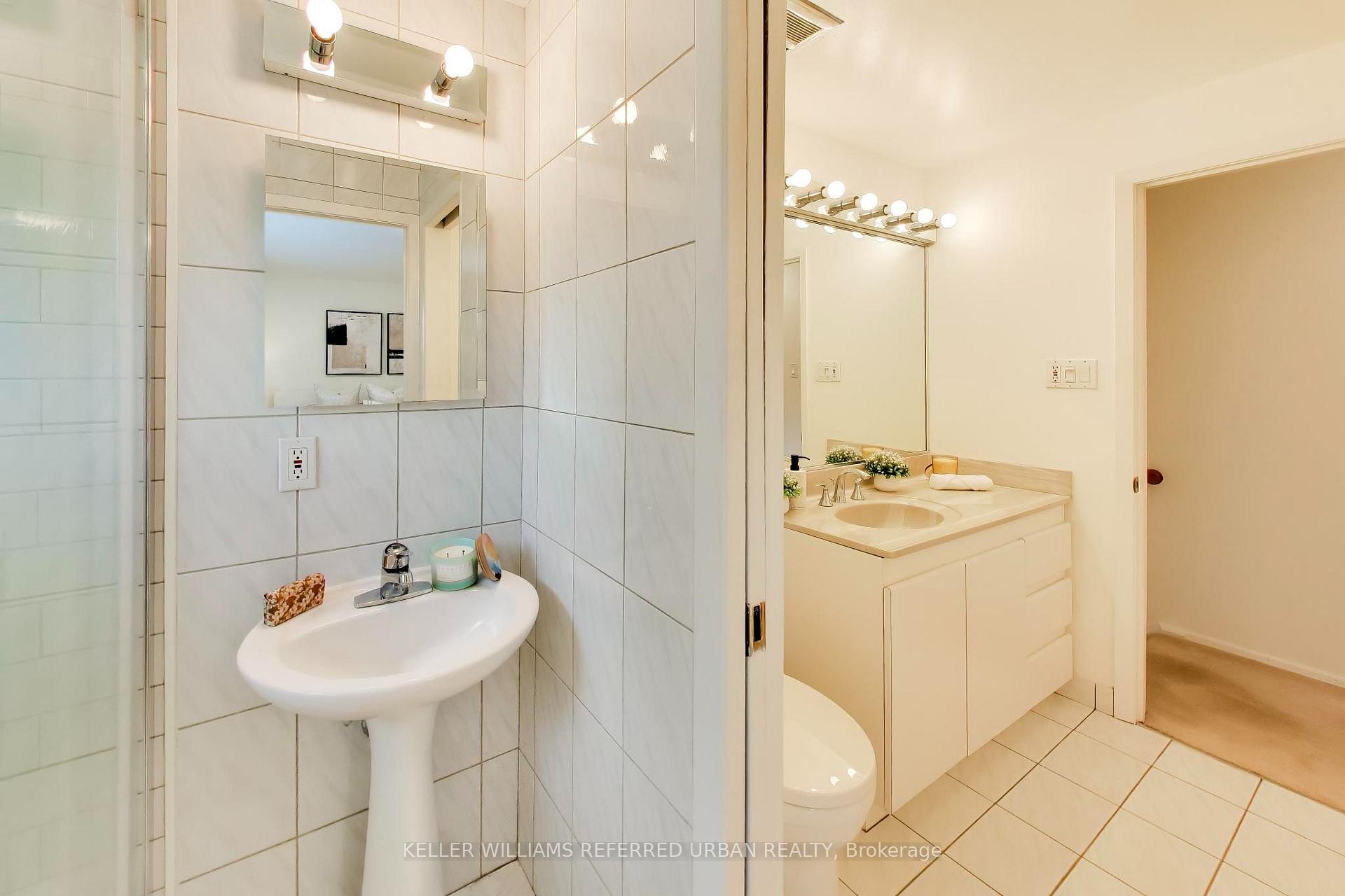 Photo 26 of 22 Crossbow Crescent, North York, Pleasant View — HOMEH