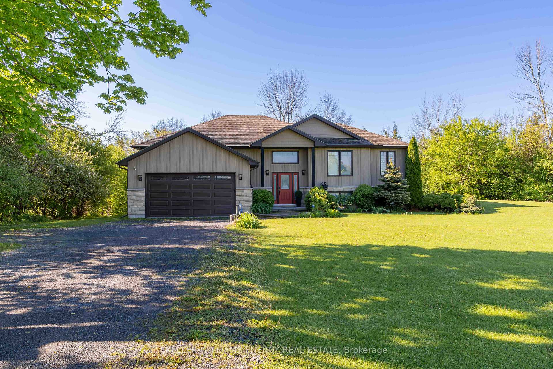 Photo 1 of 1687 Lakeside Drive, Prince Edward County, Ameliasburg Ward — HOMEH