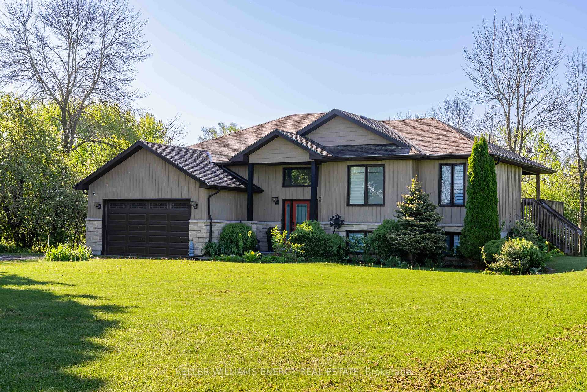 Photo 3 of 1687 Lakeside Drive, Prince Edward County, Ameliasburg Ward — HOMEH