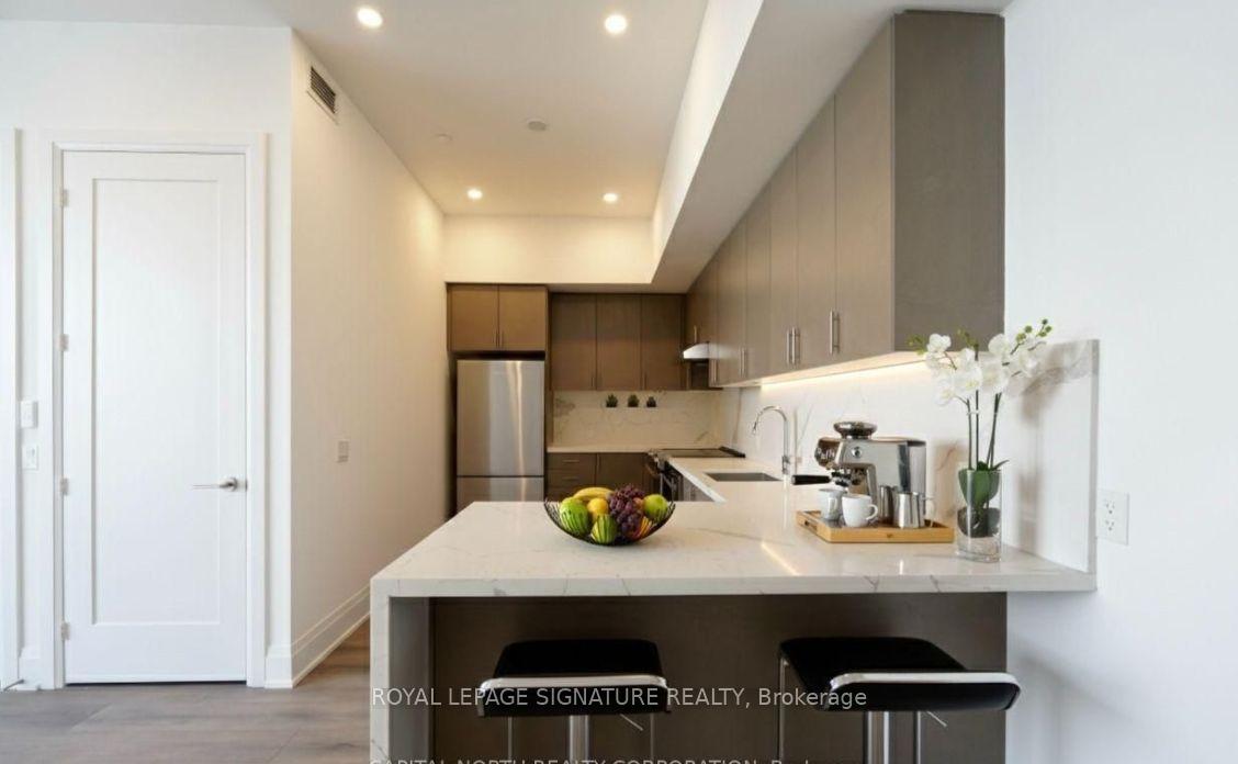 Photo 6 of Unit 704, 9000 Jane Street, Vaughan, Vellore Village — HOMEH