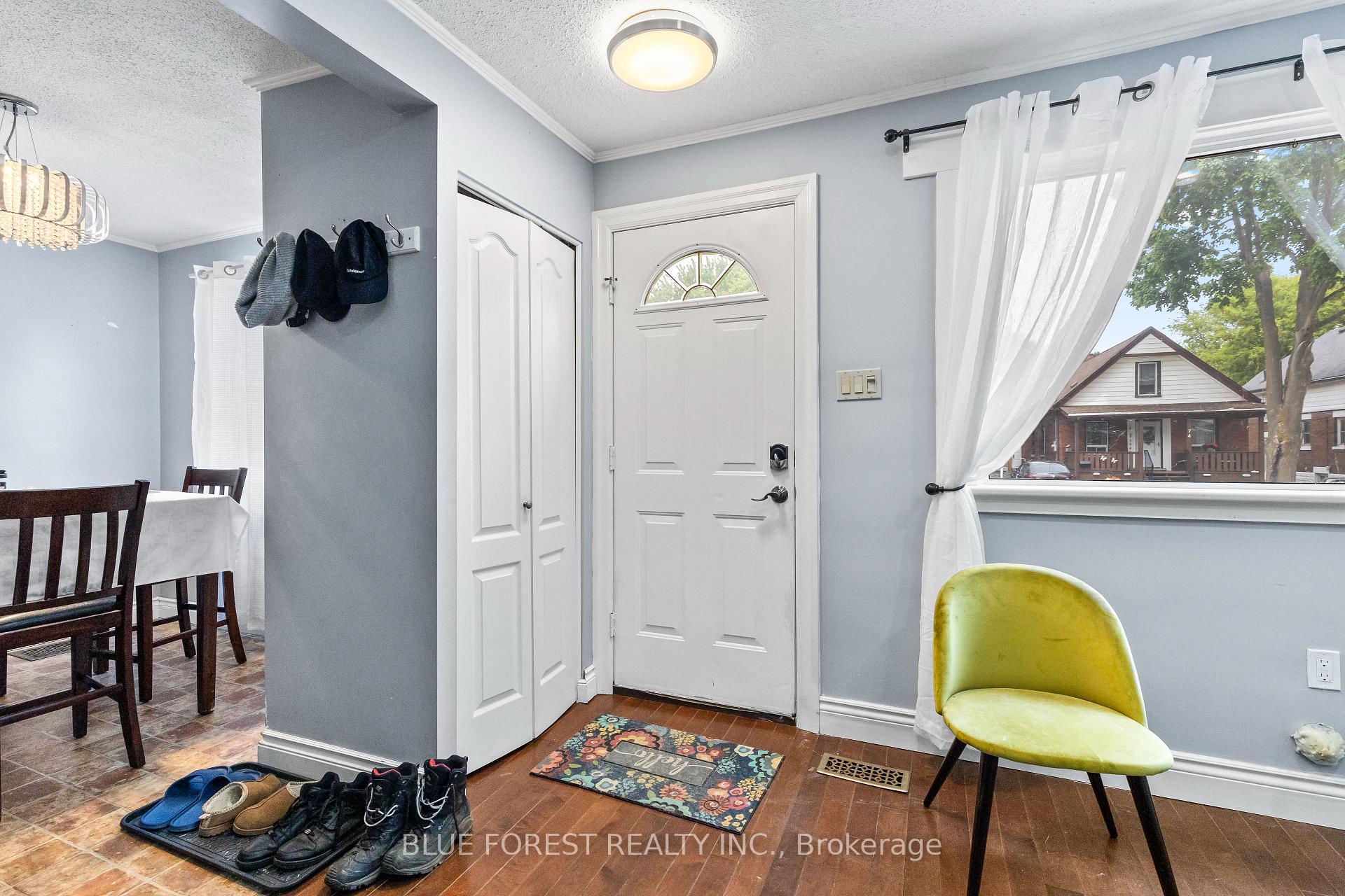 Photo 3 of 69 Connaught Avenue, London, East G — HOMEH