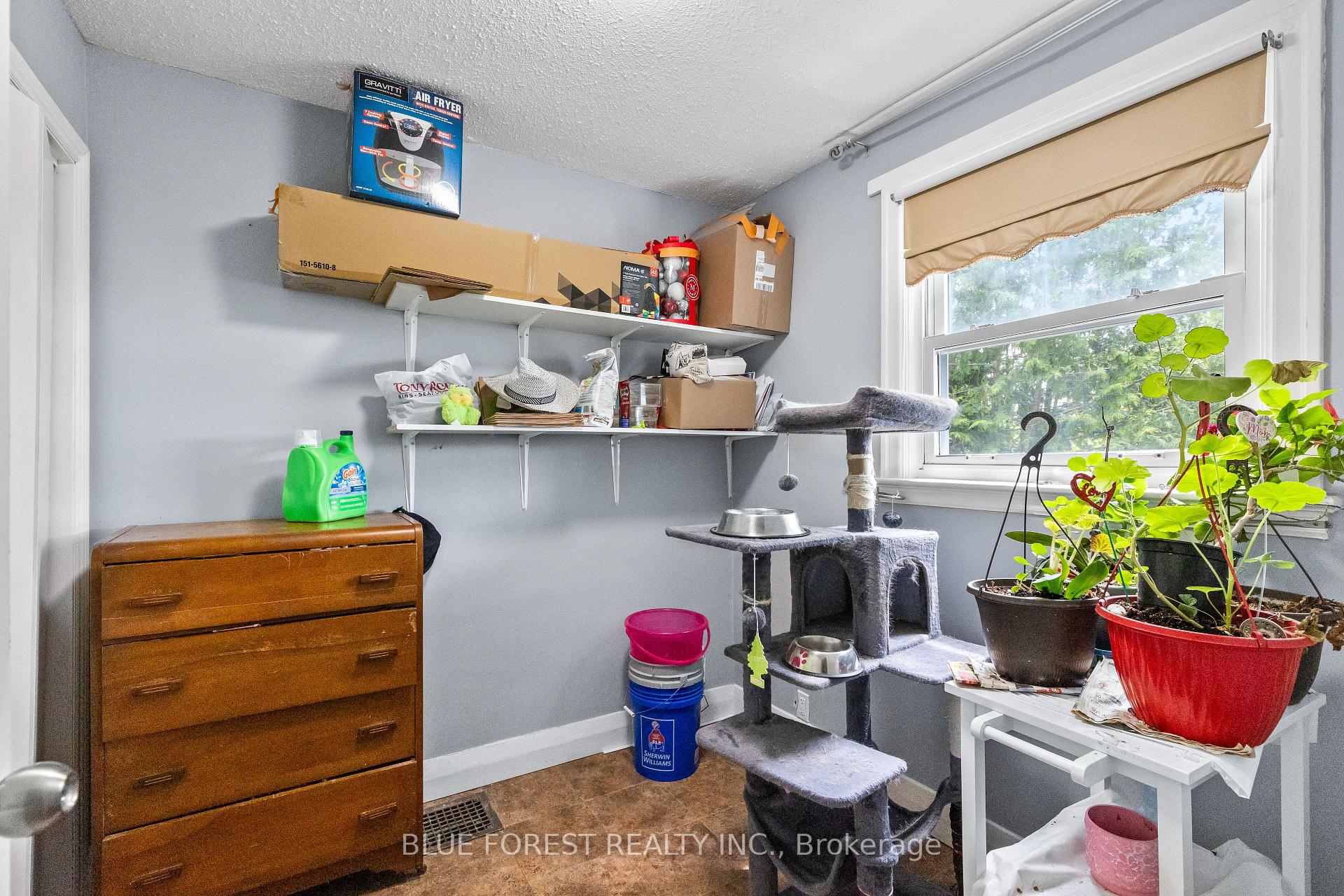 Photo 10 of 69 Connaught Avenue, London, East G — HOMEH