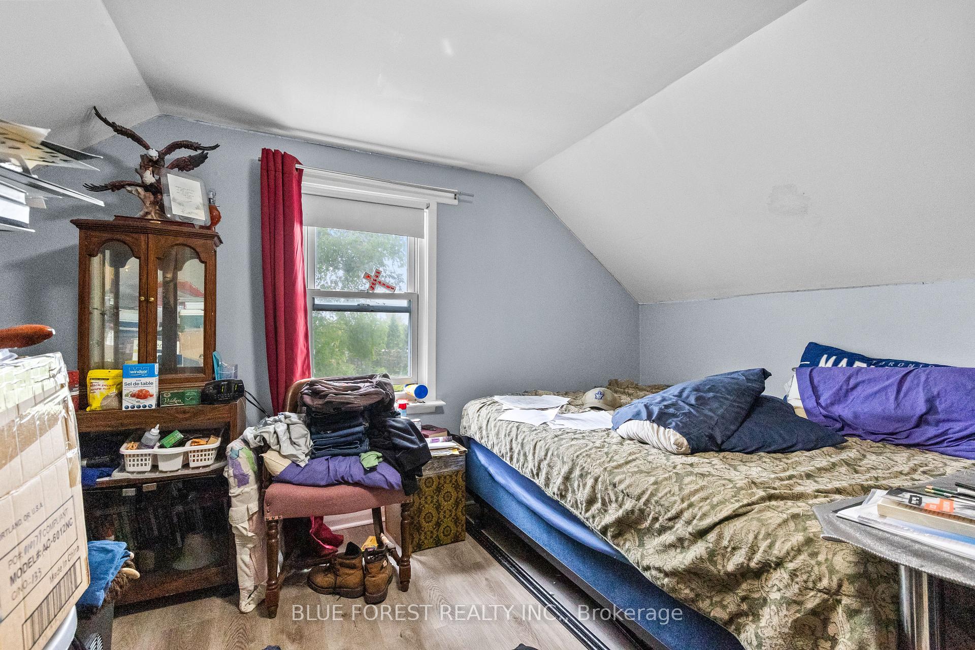 Photo 18 of 69 Connaught Avenue, London, East G — HOMEH