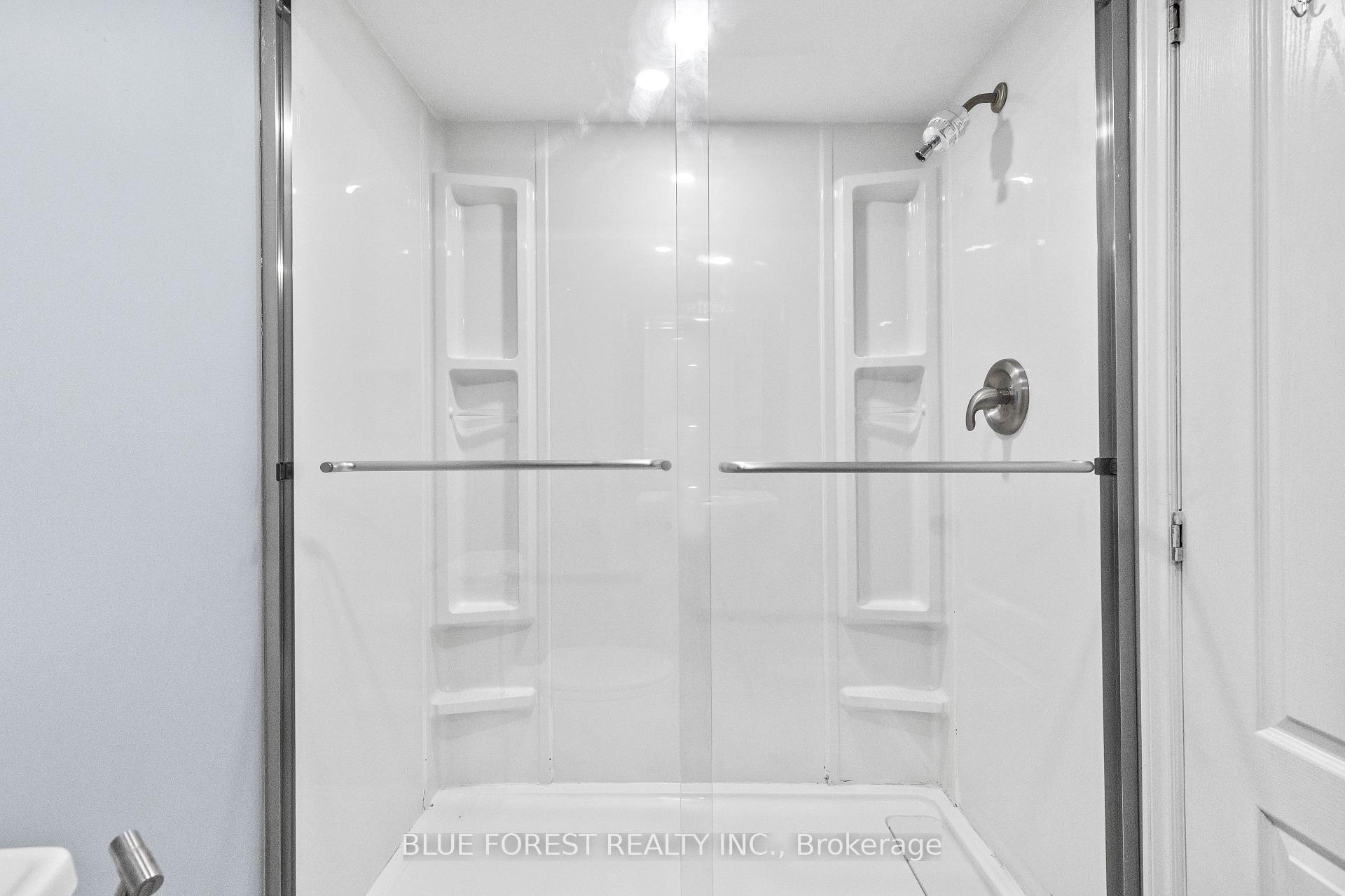 Photo 24 of 69 Connaught Avenue, London, East G — HOMEH