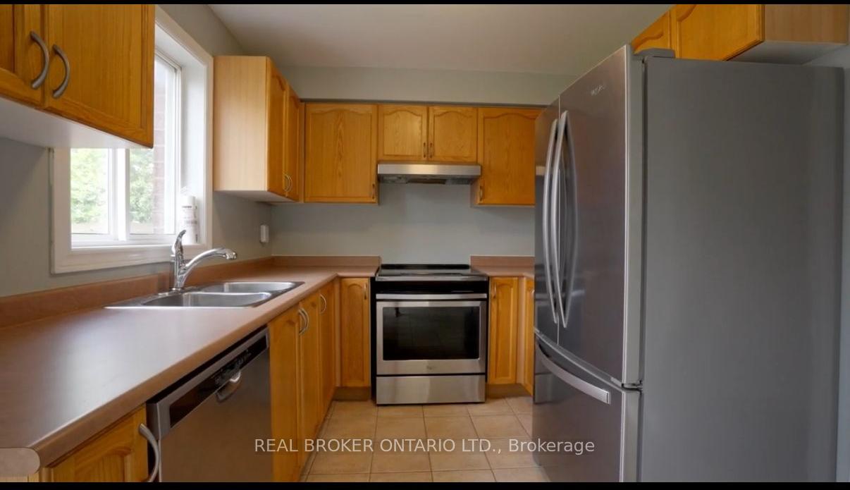 Photo 4 of 176 Thrushwood Drive, Barrie, 400 West — HOMEH