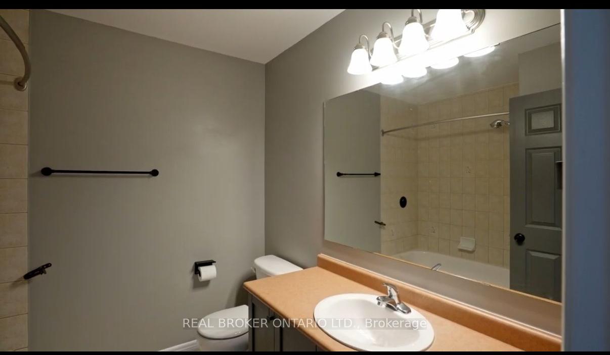 Photo 8 of 176 Thrushwood Drive, Barrie, 400 West — HOMEH