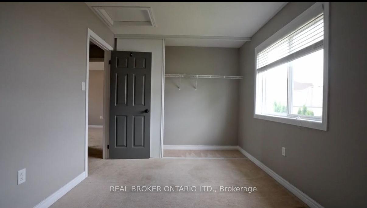 Photo 10 of 176 Thrushwood Drive, Barrie, 400 West — HOMEH