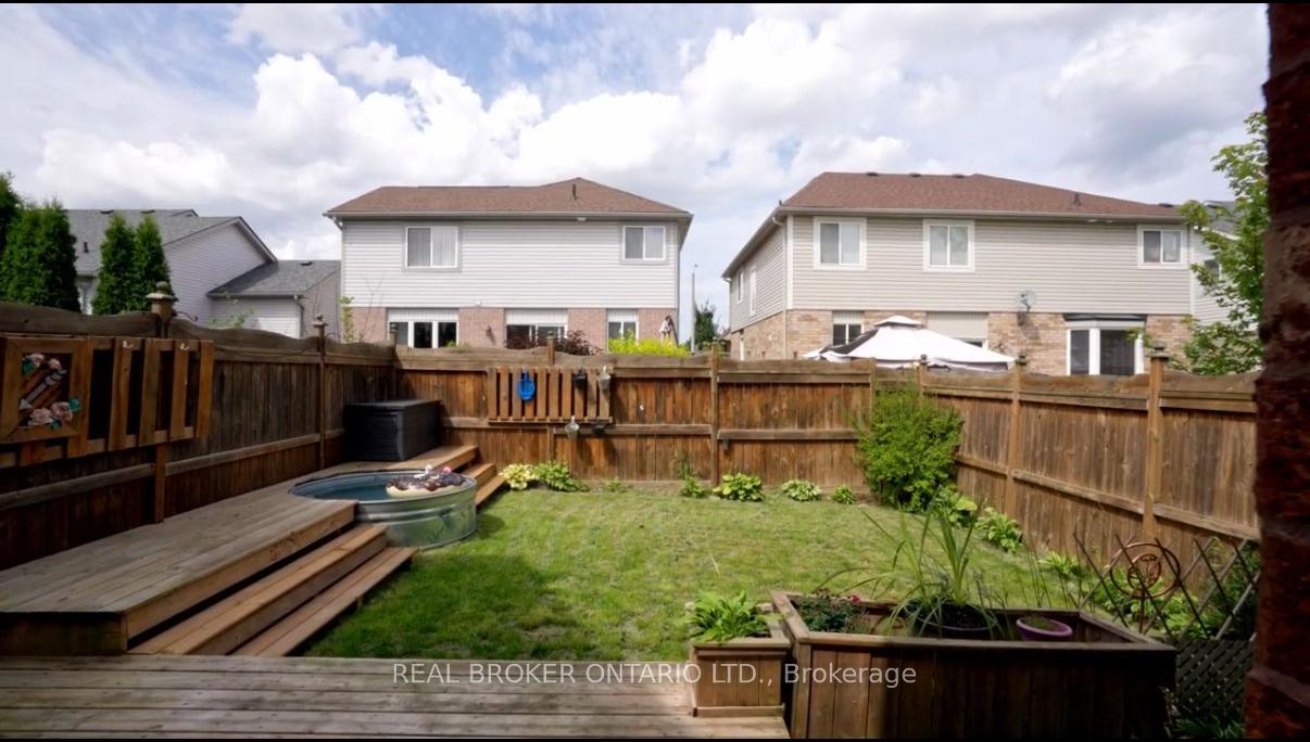 Photo 13 of 176 Thrushwood Drive, Barrie, 400 West — HOMEH