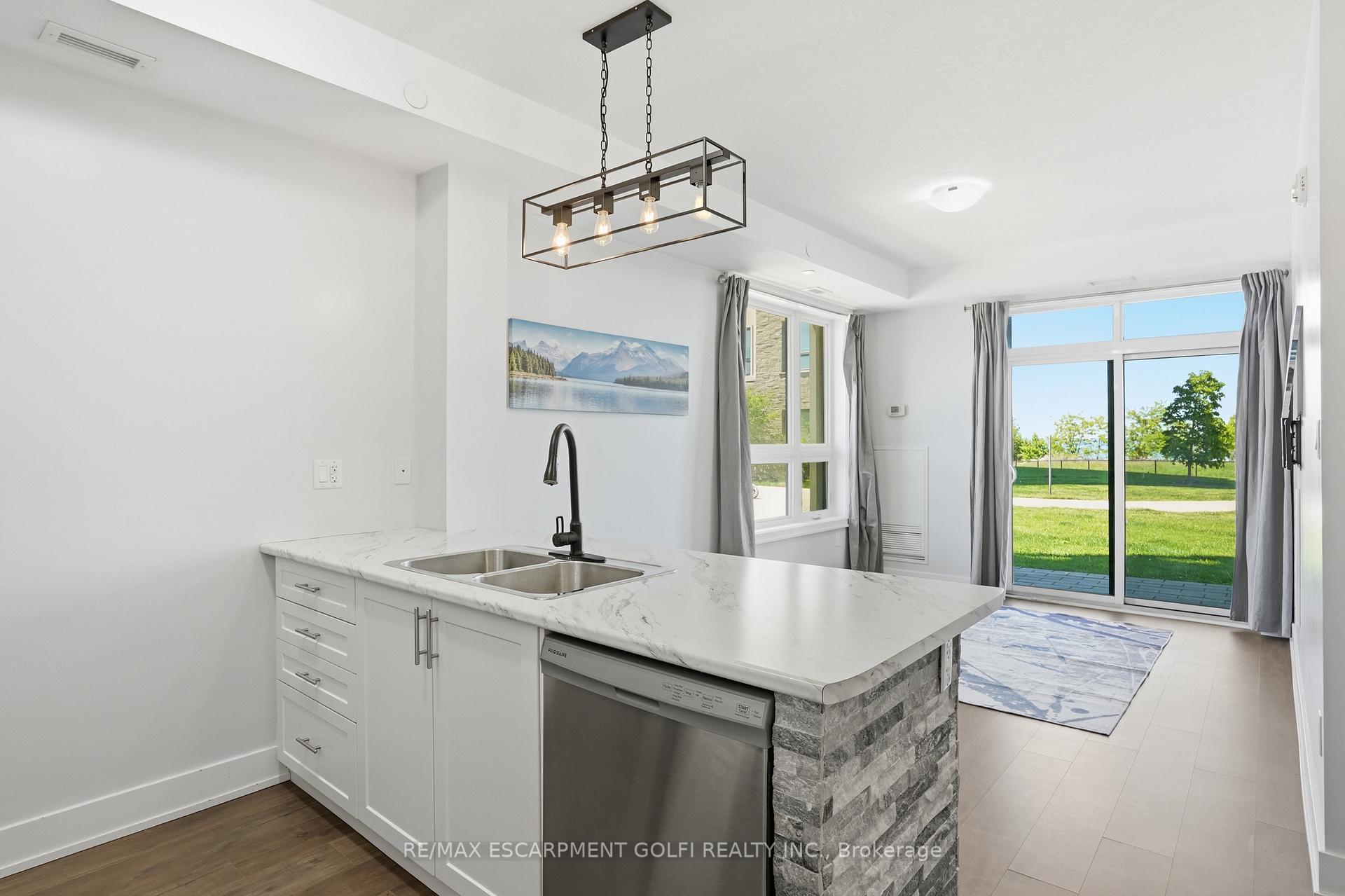 Photo 6 of Unit 129, 101 Shoreview Place, Hamilton, Lakeshore — HOMEH