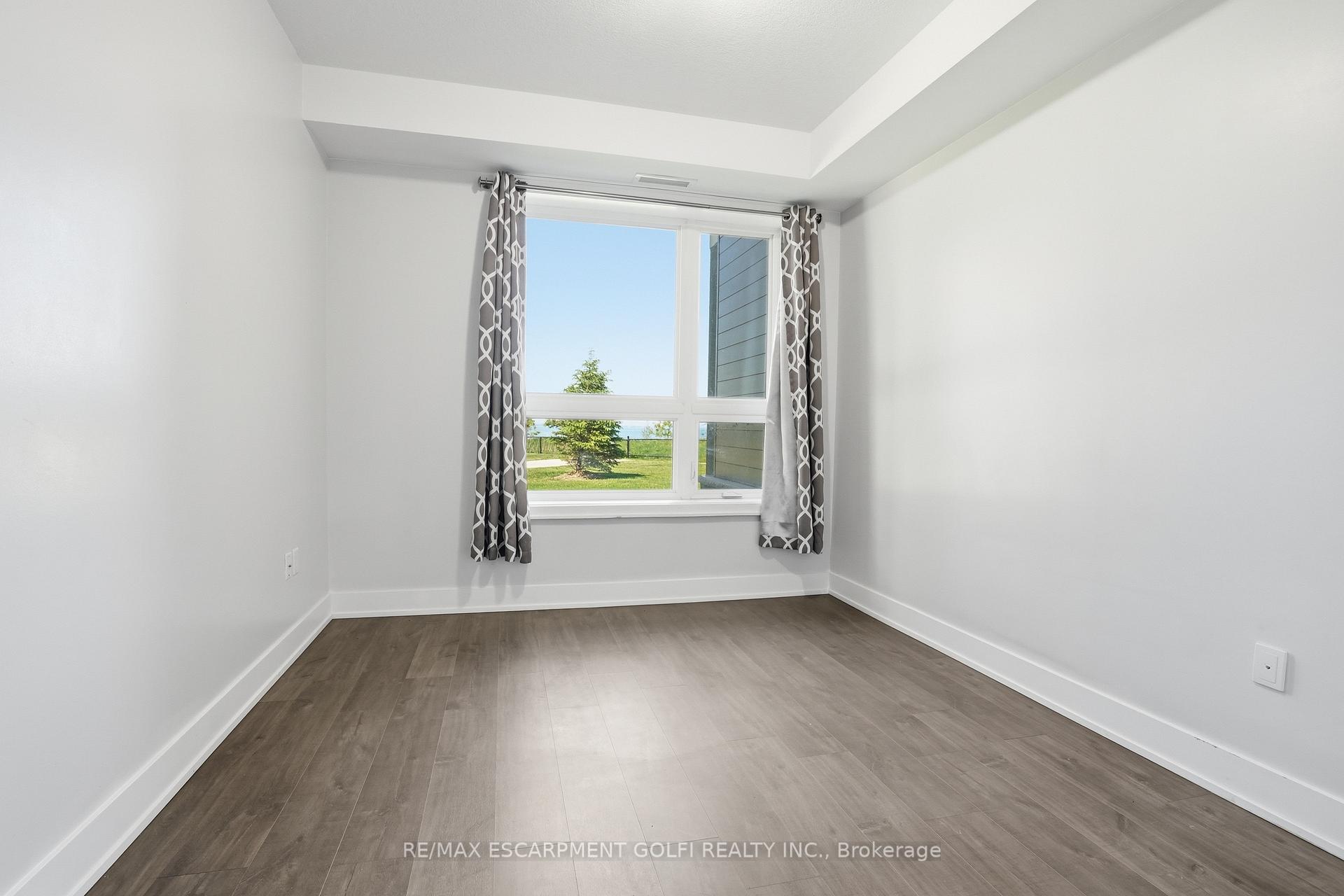 Photo 13 of Unit 129, 101 Shoreview Place, Hamilton, Lakeshore — HOMEH
