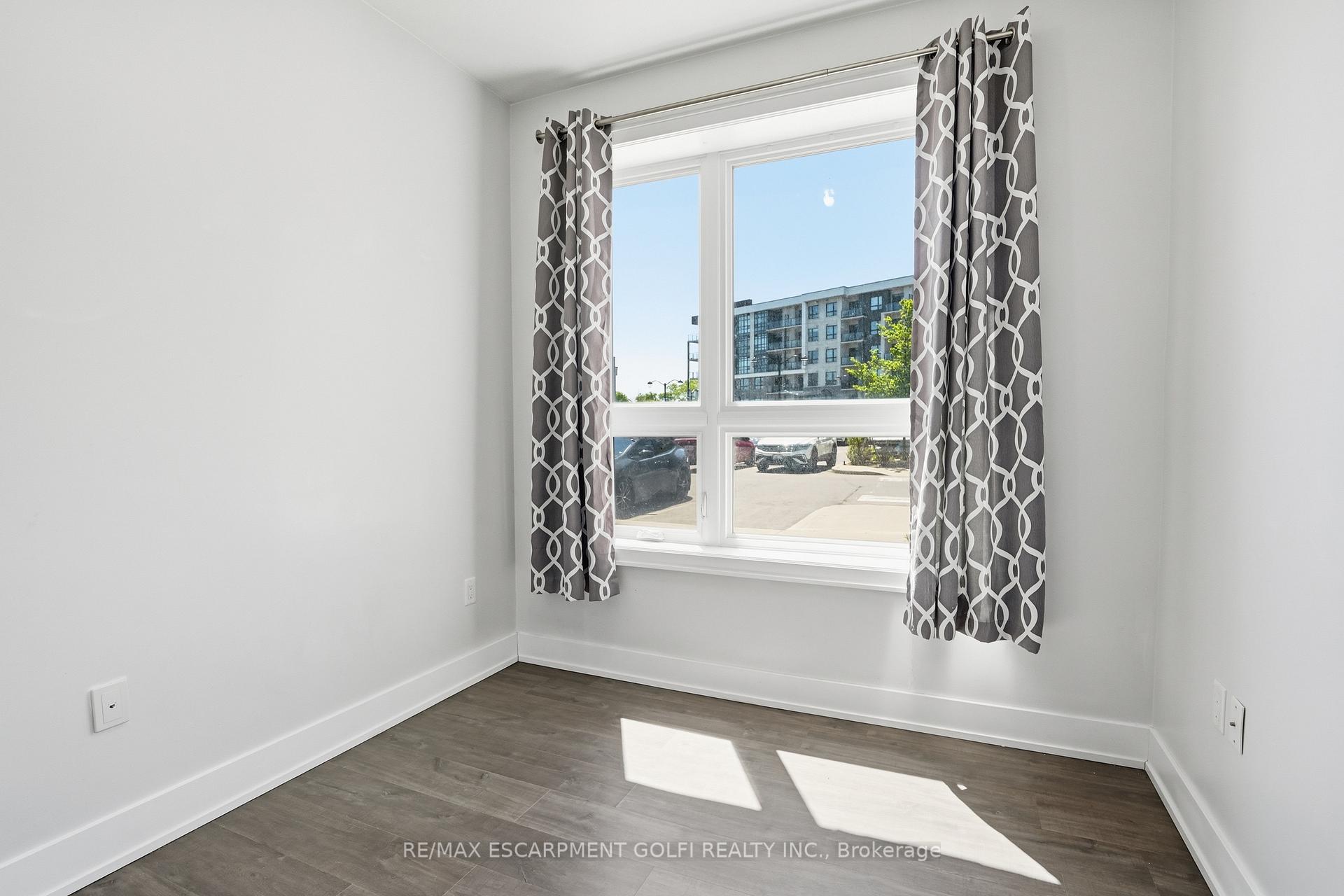 Photo 16 of Unit 129, 101 Shoreview Place, Hamilton, Lakeshore — HOMEH
