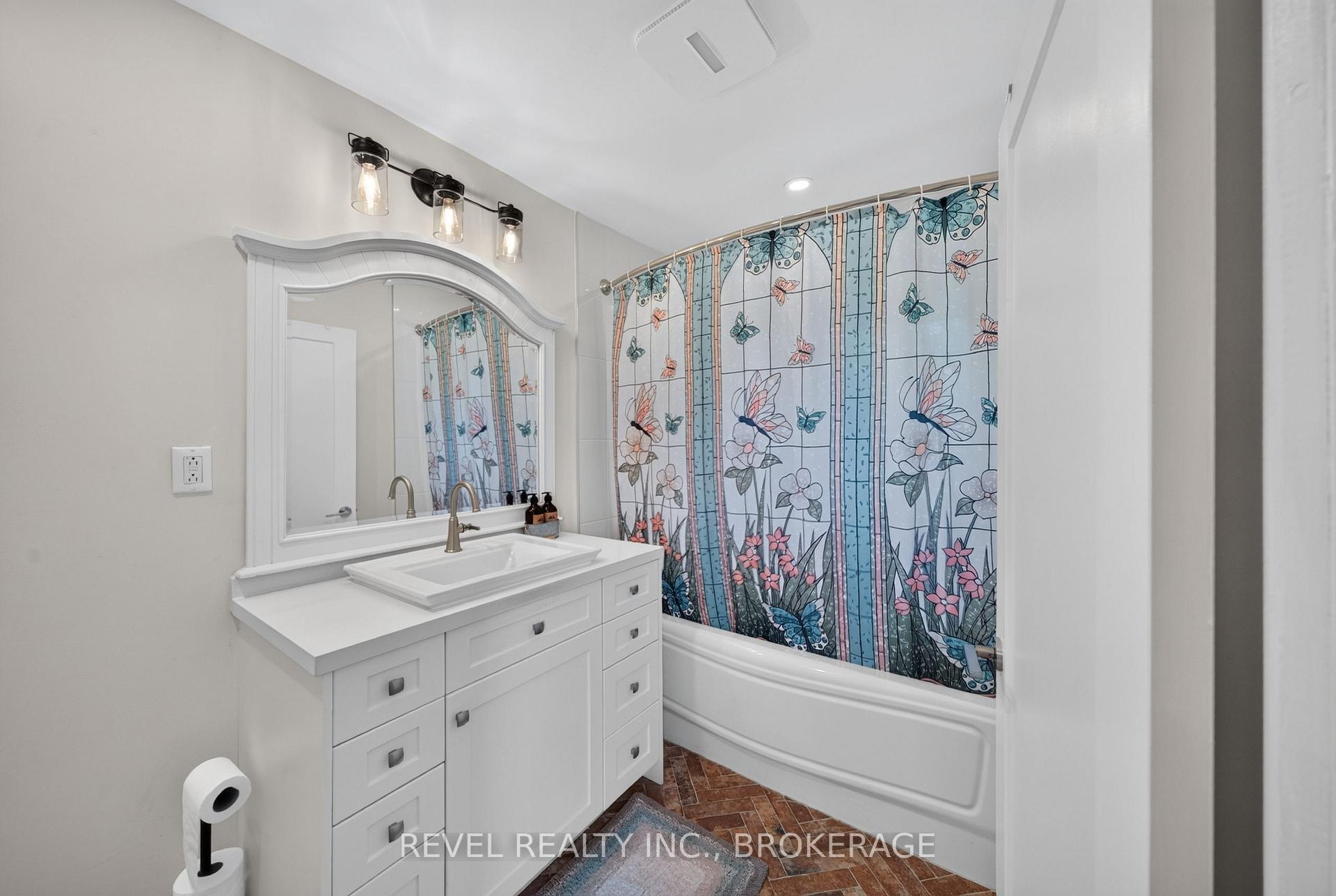 Photo 18 of 1905 Rutledge Road, Frontenac, Frontenac South — HOMEH
