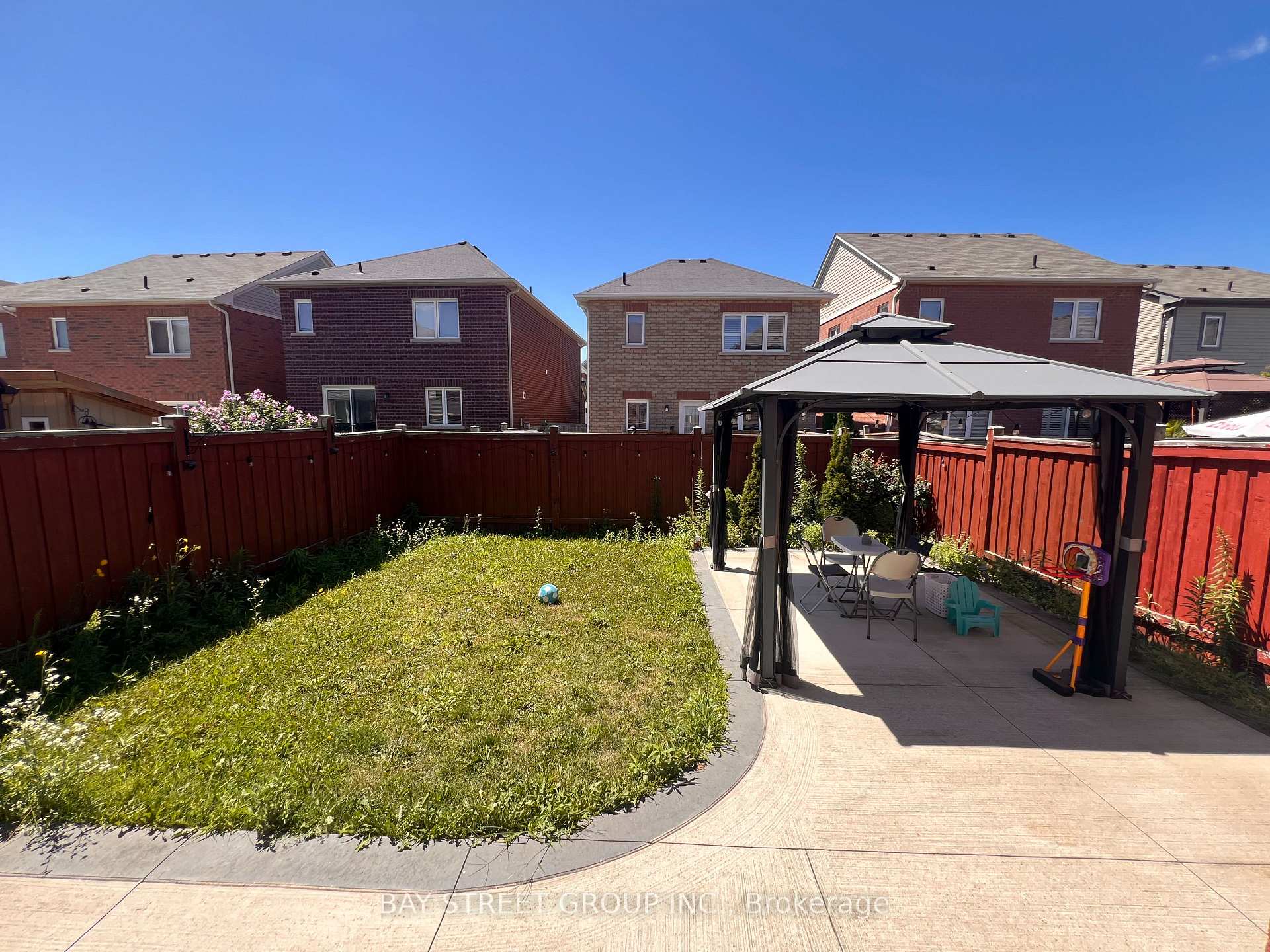 Photo 11 of 66 Robert Parkinson Drive, Brampton, Northwest Brampton — HOMEH