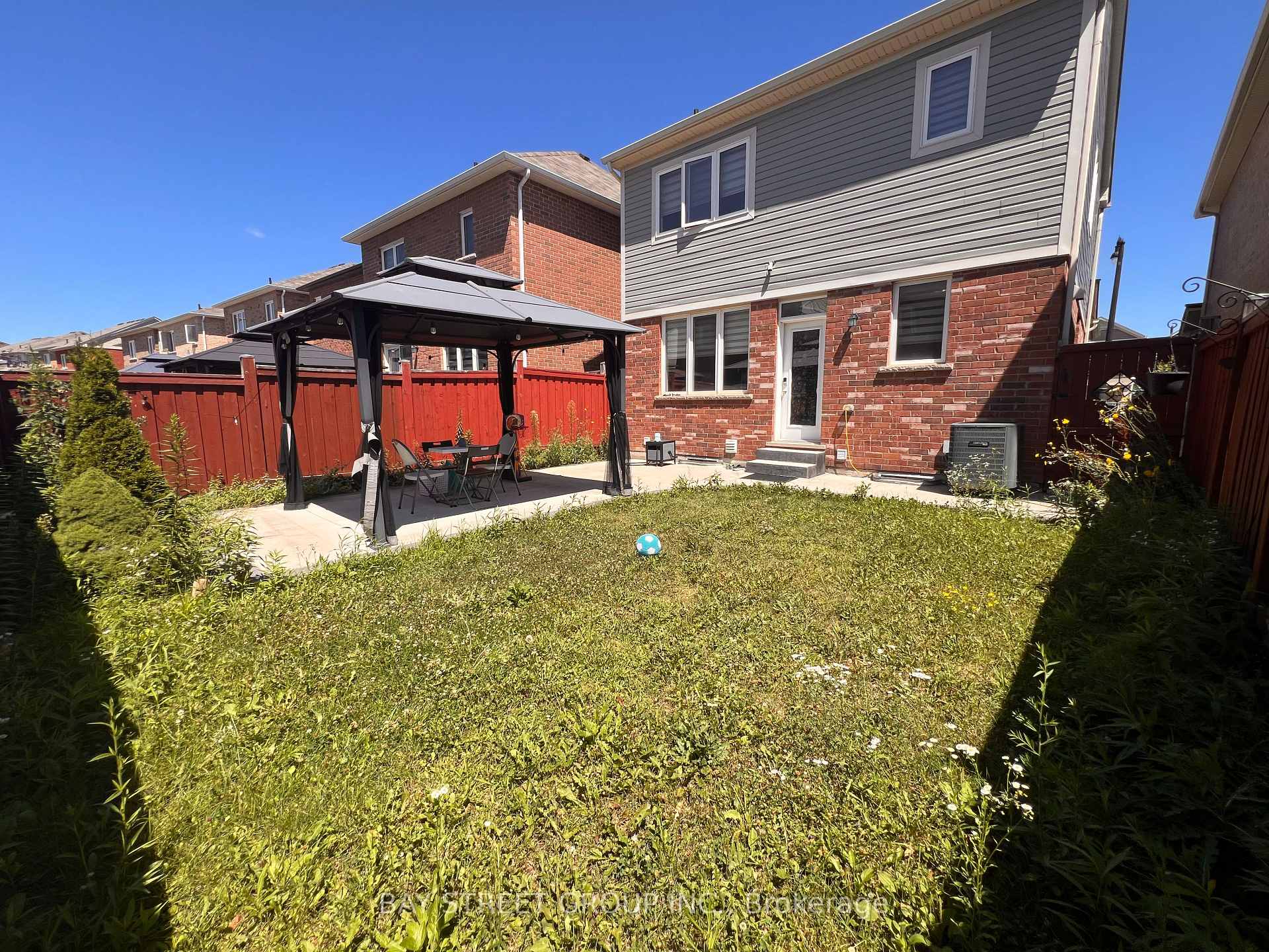 Photo 12 of 66 Robert Parkinson Drive, Brampton, Northwest Brampton — HOMEH