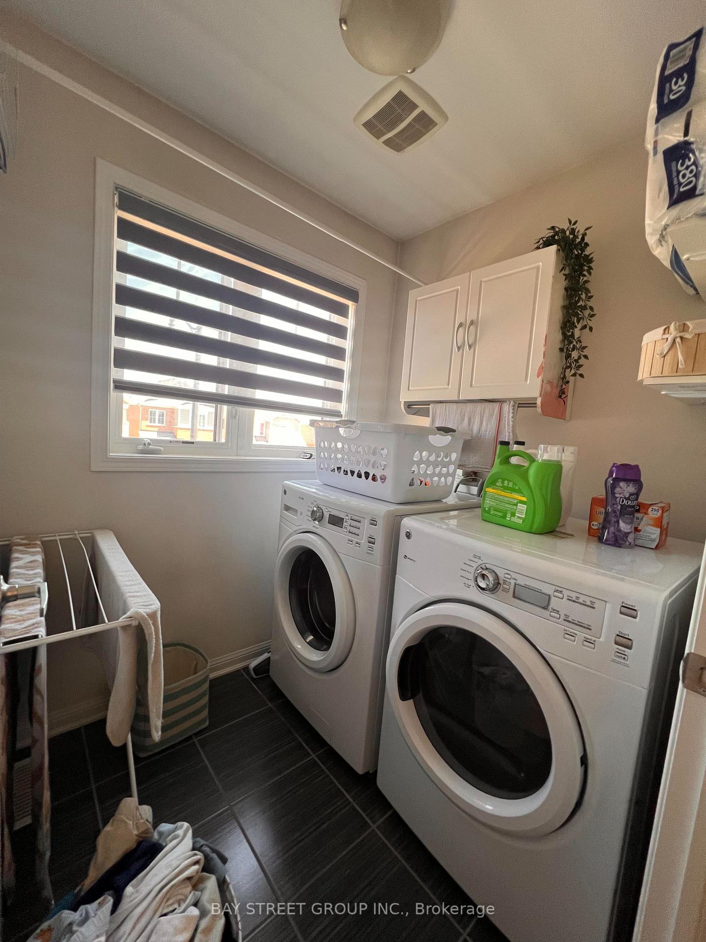 Photo 13 of 66 Robert Parkinson Drive, Brampton, Northwest Brampton — HOMEH