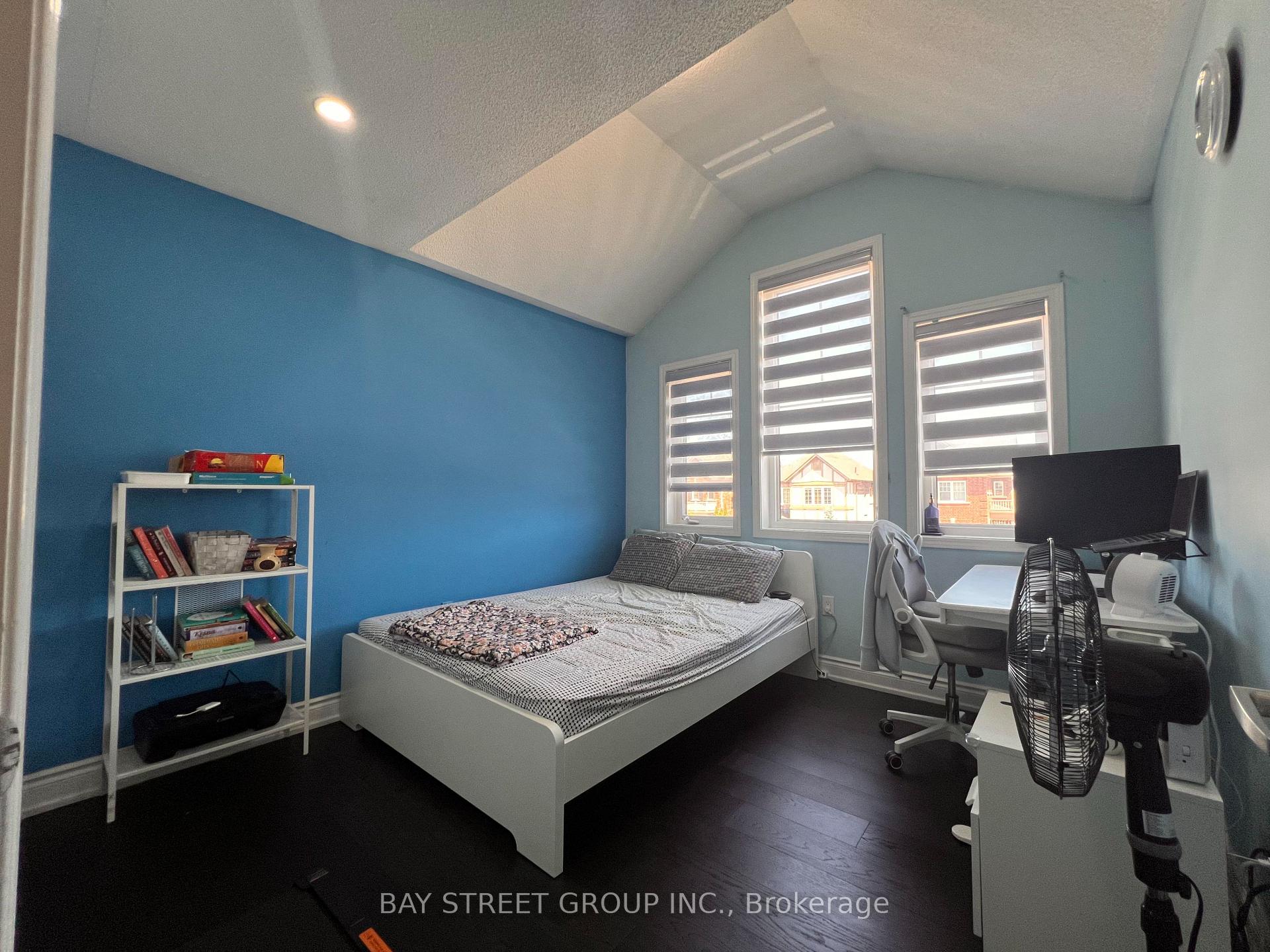 Photo 16 of 66 Robert Parkinson Drive, Brampton, Northwest Brampton — HOMEH