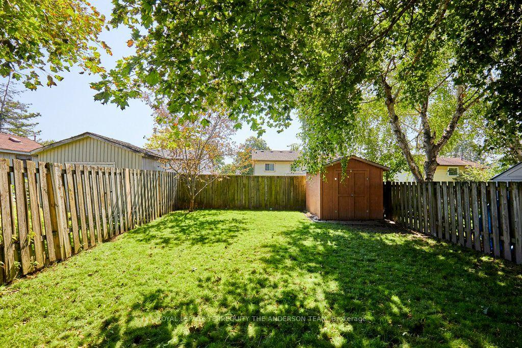 Photo 5 of 831 Gentry Crescent, Oshawa, Eastdale — HOMEH