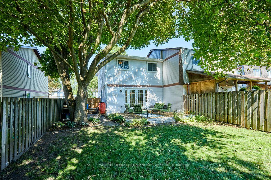 Photo 7 of 831 Gentry Crescent, Oshawa, Eastdale — HOMEH